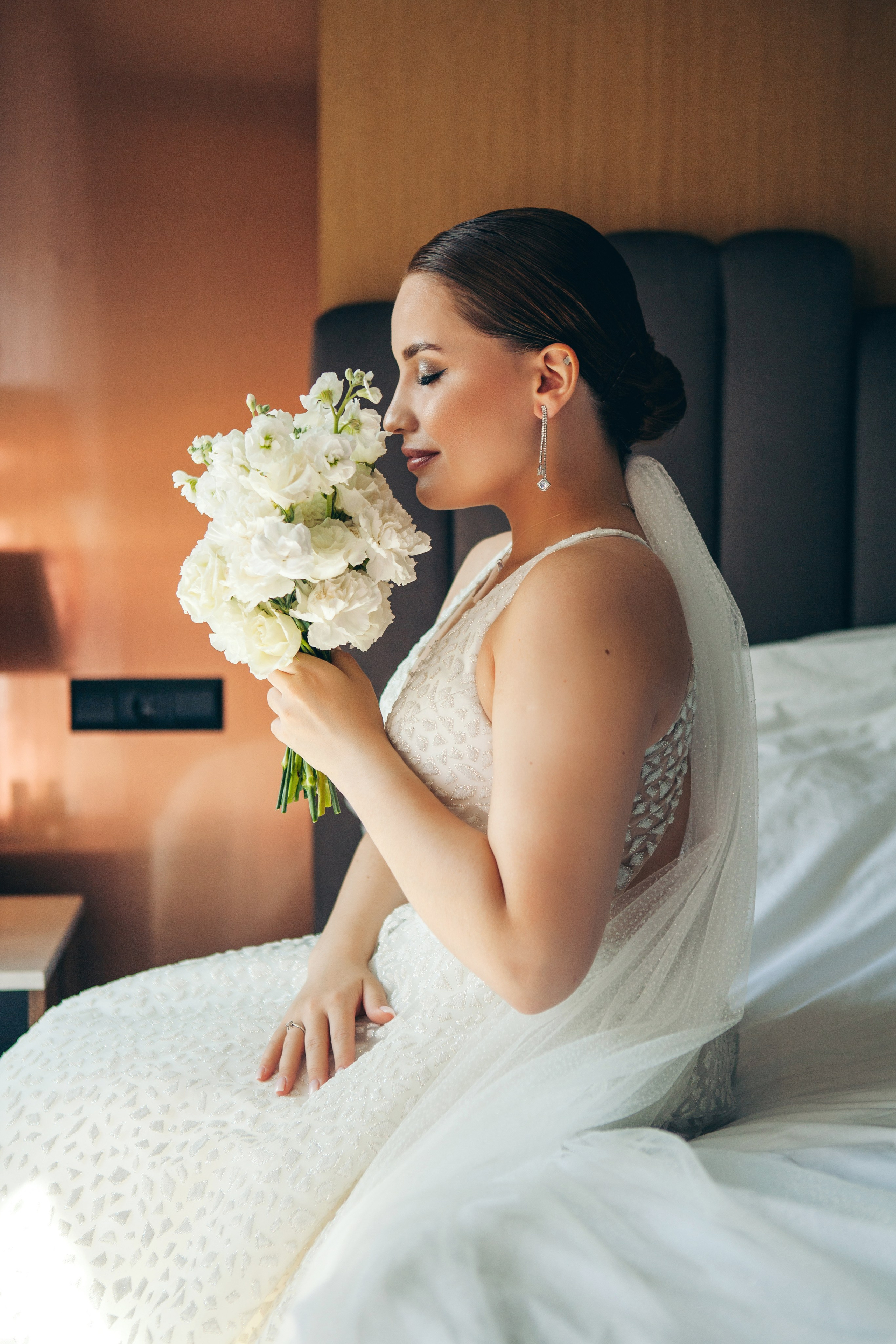 Свадебная фотосессия в отеле hartwell hotel и на патриарших прудах. Фотограф Ольга Ефремова