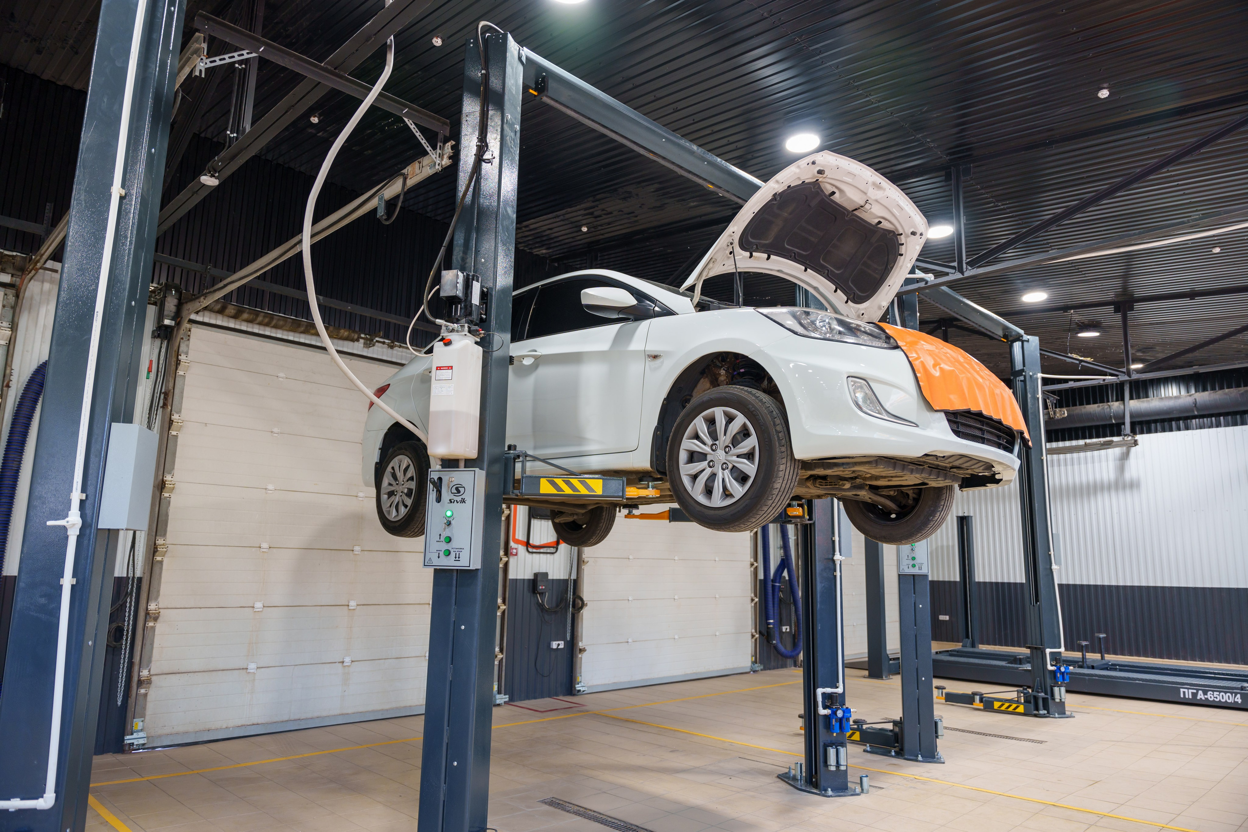 Интерьерная фотосъемка автосервиса Fit Service в Краснодаре — Профессиональная фотосъемка интерьера техцентра в Краснодаресеть СТО. Шедевры для Вас! Фотограф и Видеограф в Краснодаре Пахиев Руслан