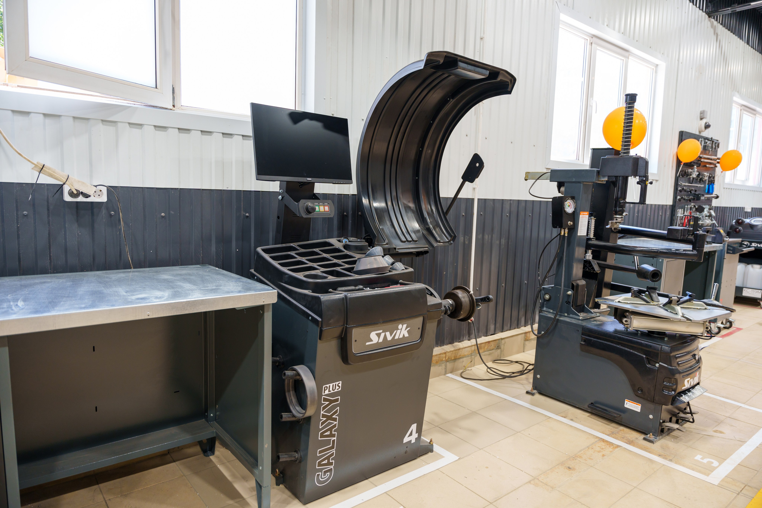 Интерьерная фотосъемка автосервиса Fit Service в Краснодаре — Профессиональная фотосъемка интерьера техцентра в Краснодаресеть СТО. Шедевры для Вас! Фотограф и Видеограф в Краснодаре Пахиев Руслан