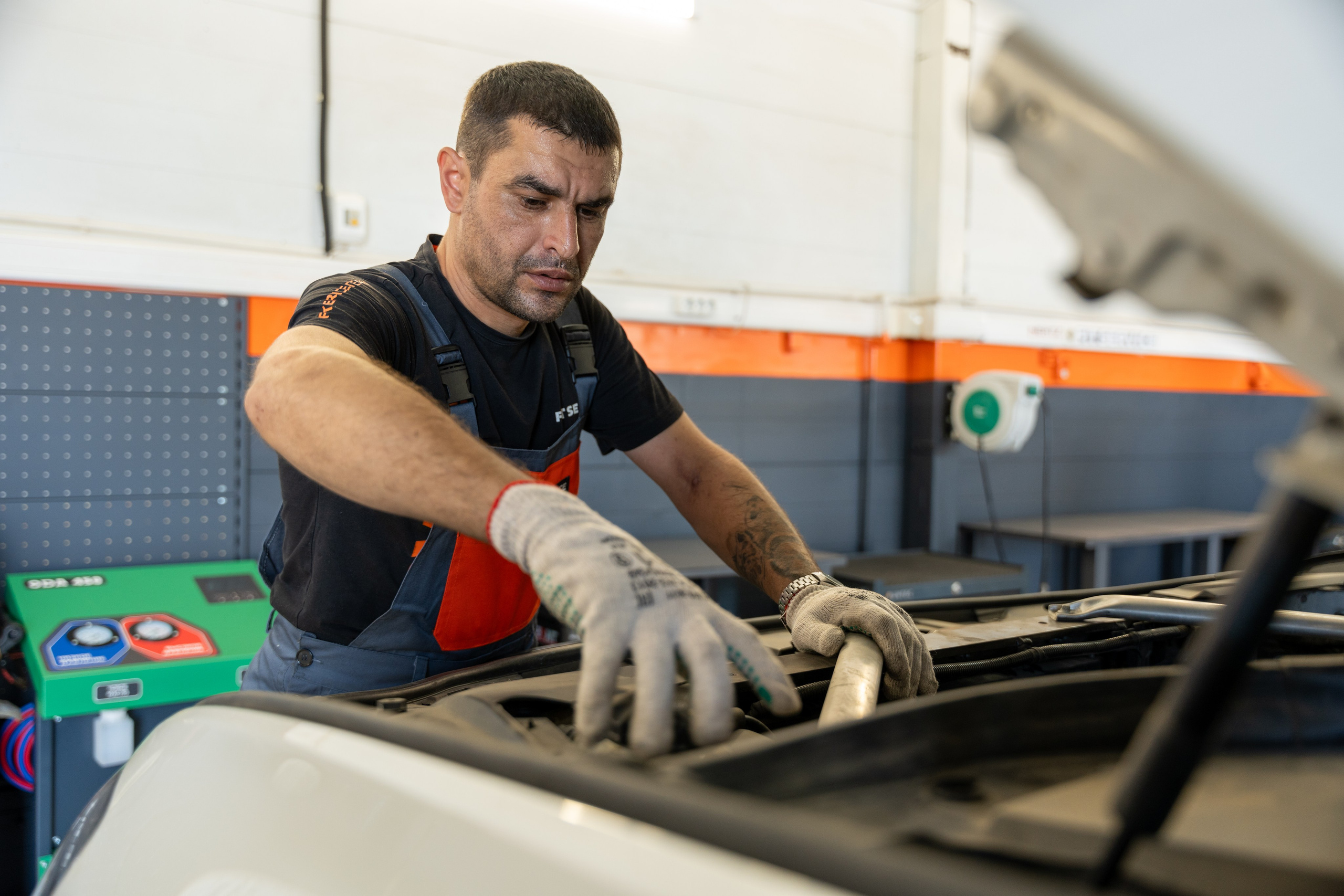 Интерьерная фотосъемка автосервиса Fit Service в Краснодаре — сеть СТО Профессиональная фотосъемка интерьера техцентра в Краснодаре. Шедевры для Вас! Фотограф и Видеограф в Краснодаре Пахиев Руслан