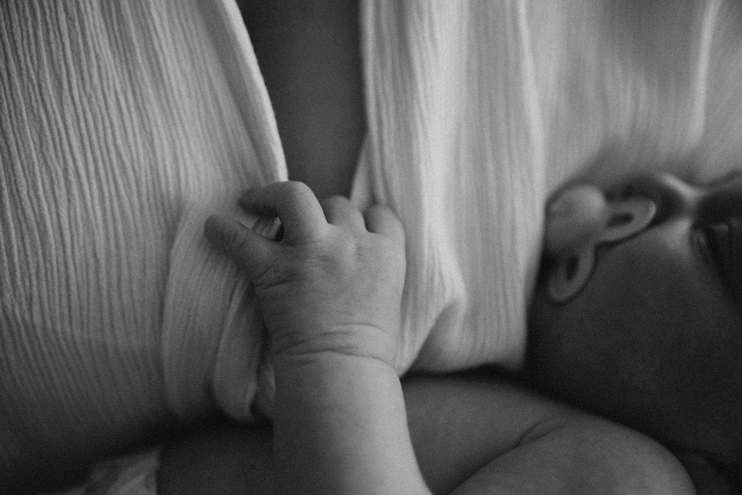 Séance newborn Sasha. Photographe des familles et enfants à Nantes et alentours