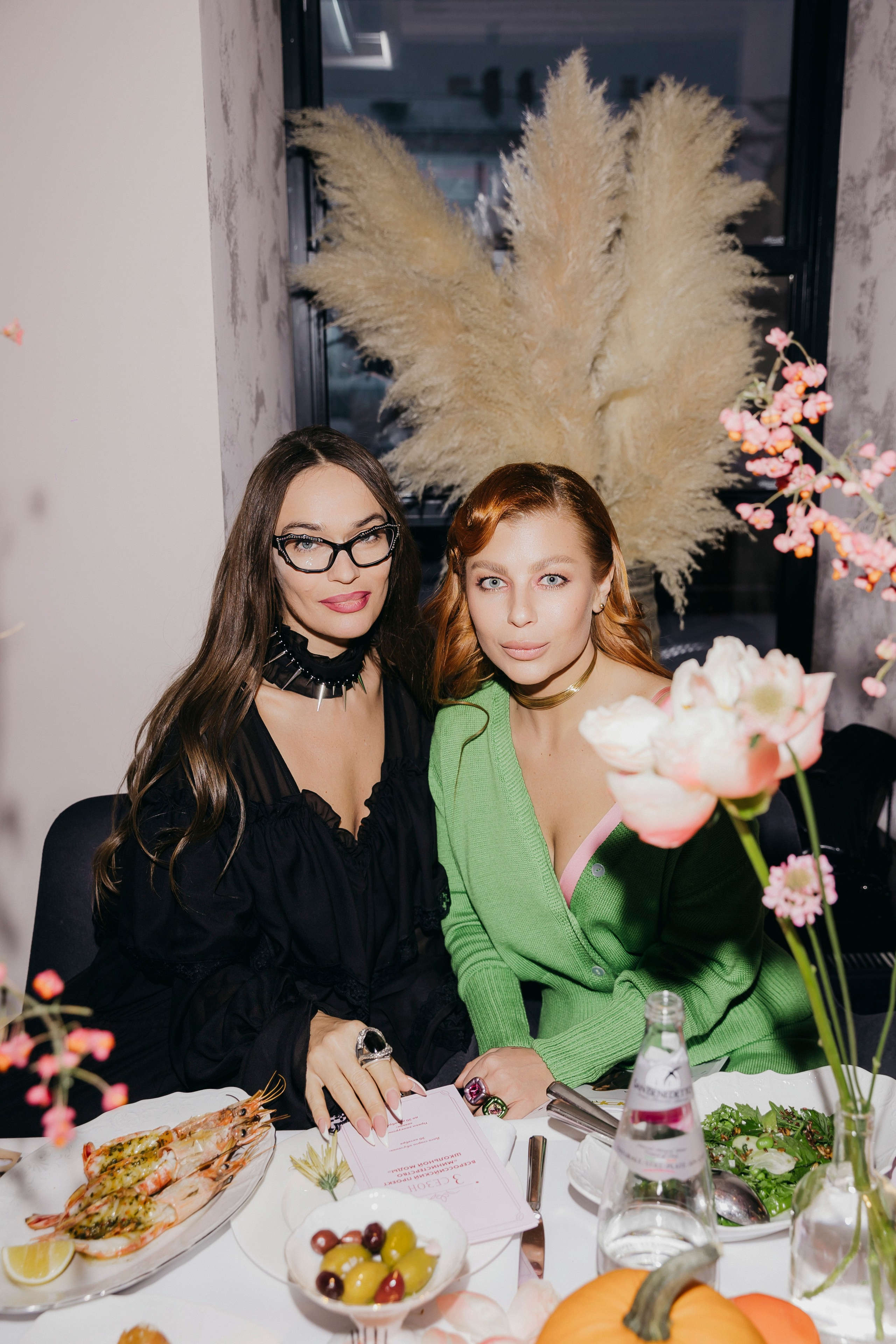 Алена Водонаева и Лина Дембикова на презентации the VOICE Shopping, Rocky2