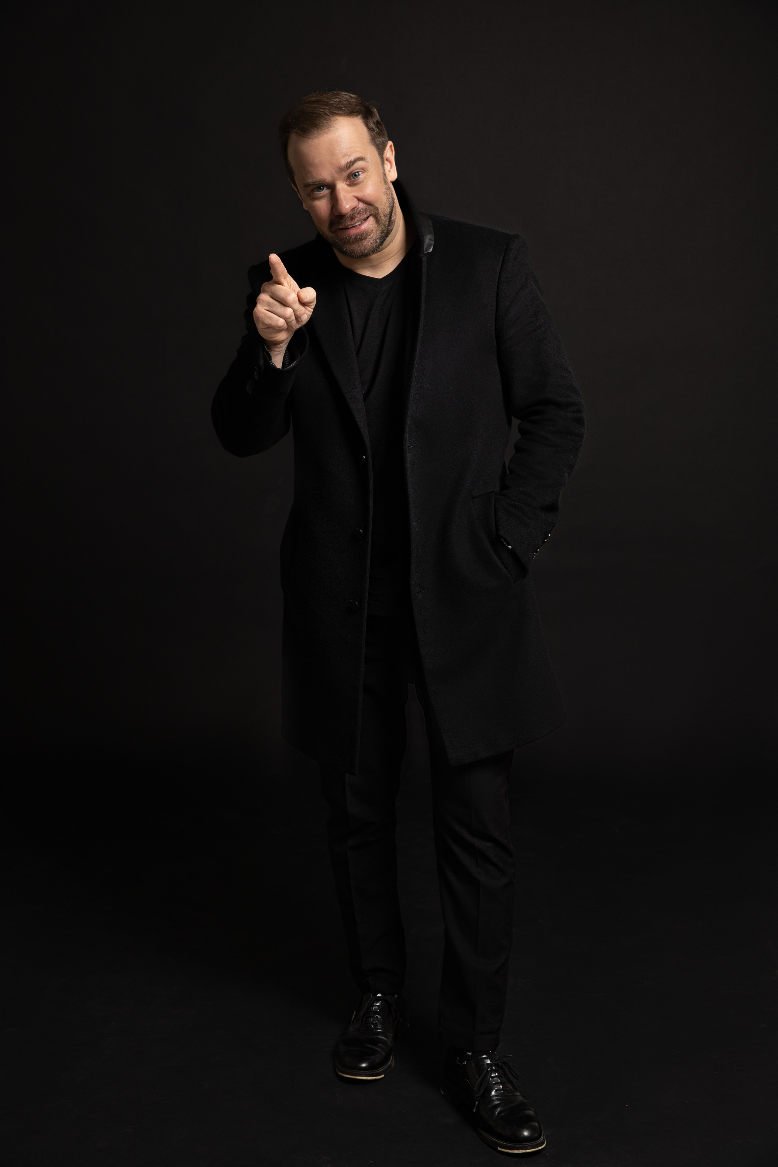 Актёрское портфолио. ФОТОГРАФ РАДОСТИ Фотосессия в студии СПб. Портретный фотограф — Юрий Торлопов