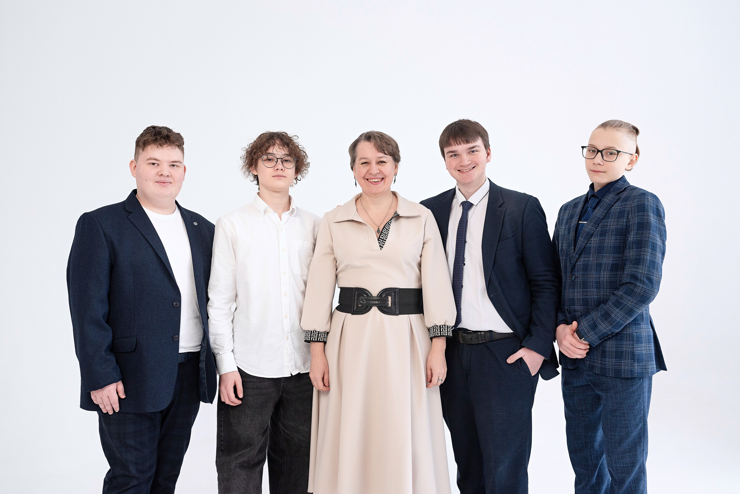 9 класс на циклораме. Детский и семейный фотограф в Сургуте и Нефтеюганске Анна Старцева