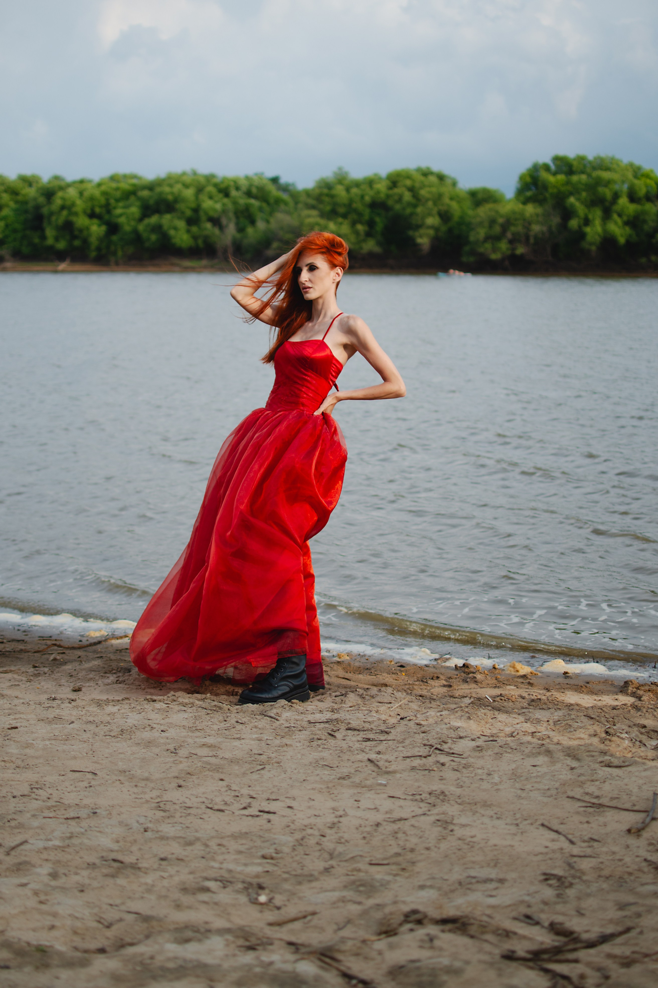 Фотосессия на берегу реки. Модель Анна. Фотограф в Хабаровске