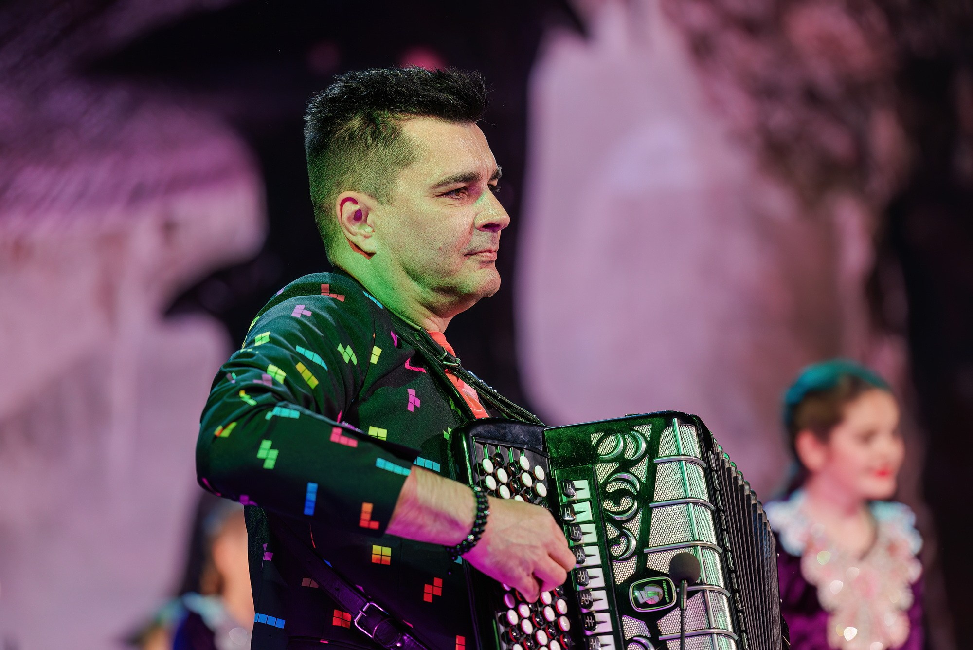 Отчетный концерт Образцового коллектива Алтая театра эстрадной песни «Созвездие». Свадебный и репортажный фотограф Никита Сницарев в Барнауле