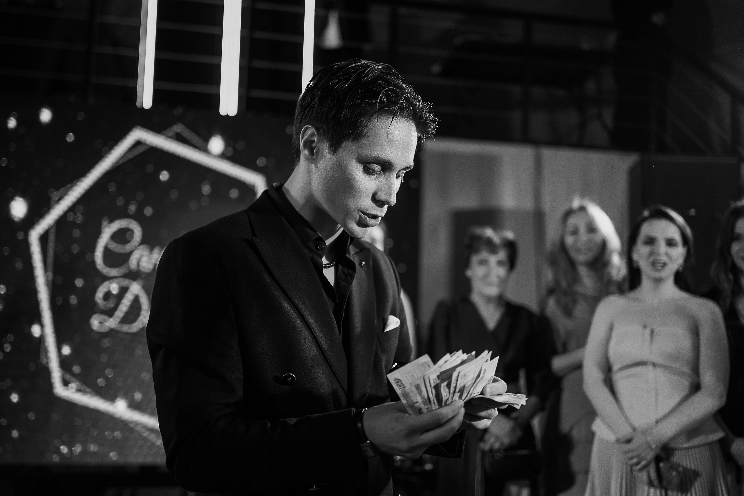 Ведущие Айнур Шайхайдаров и Азамат Рахимов