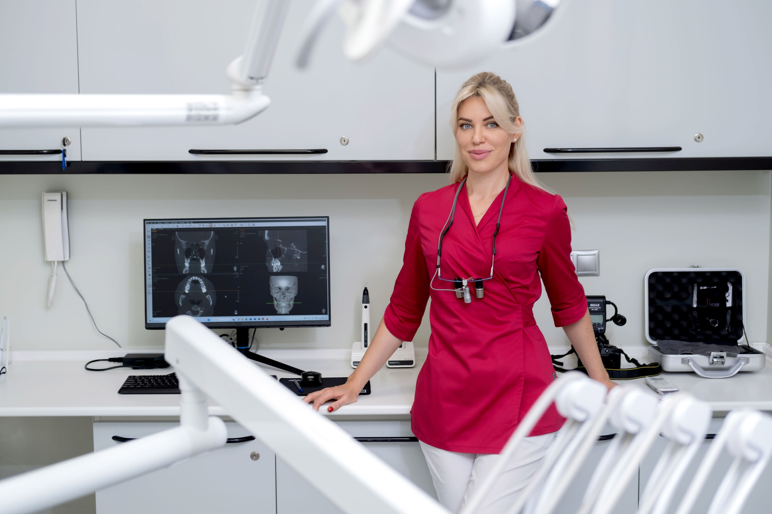 Леся Кохан | Стоматолог. Любовь Потапова