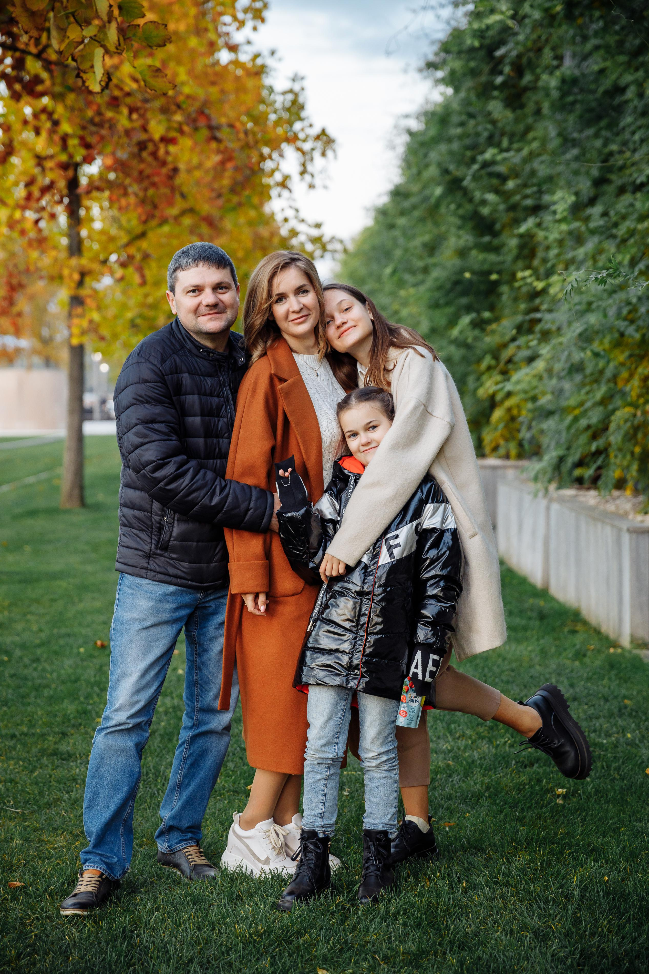 Семейная фотосессия в парке. Свадебный и семейный фотограф Ворожейкин Олег. Фотографирую во Владиво