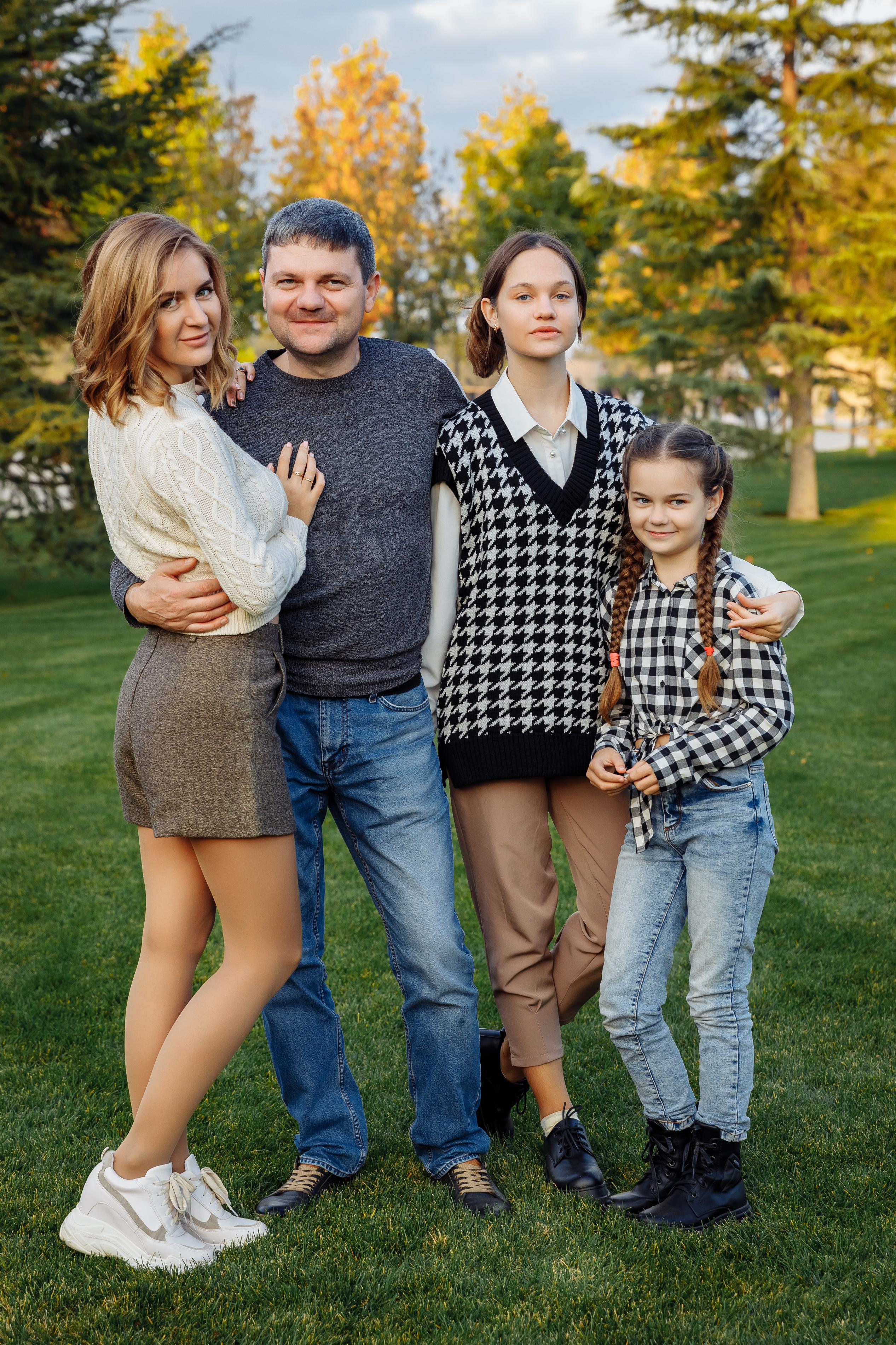Семейная фотосессия в парке. Свадебный и семейный фотограф Ворожейкин Олег. Фотографирую во Владиво