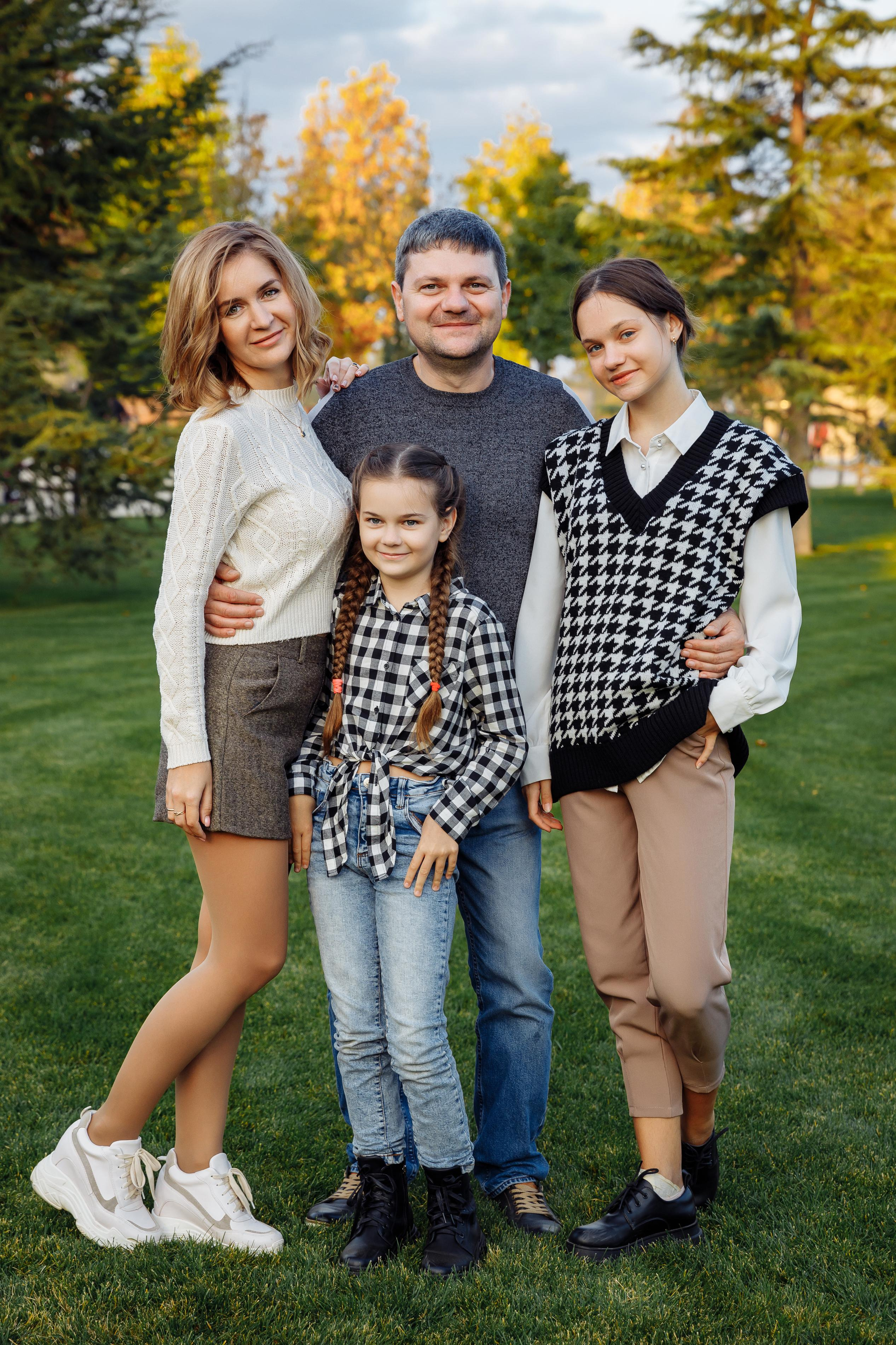 Семейная фотосессия в парке. Свадебный и семейный фотограф Ворожейкин Олег. Фотографирую во Владиво