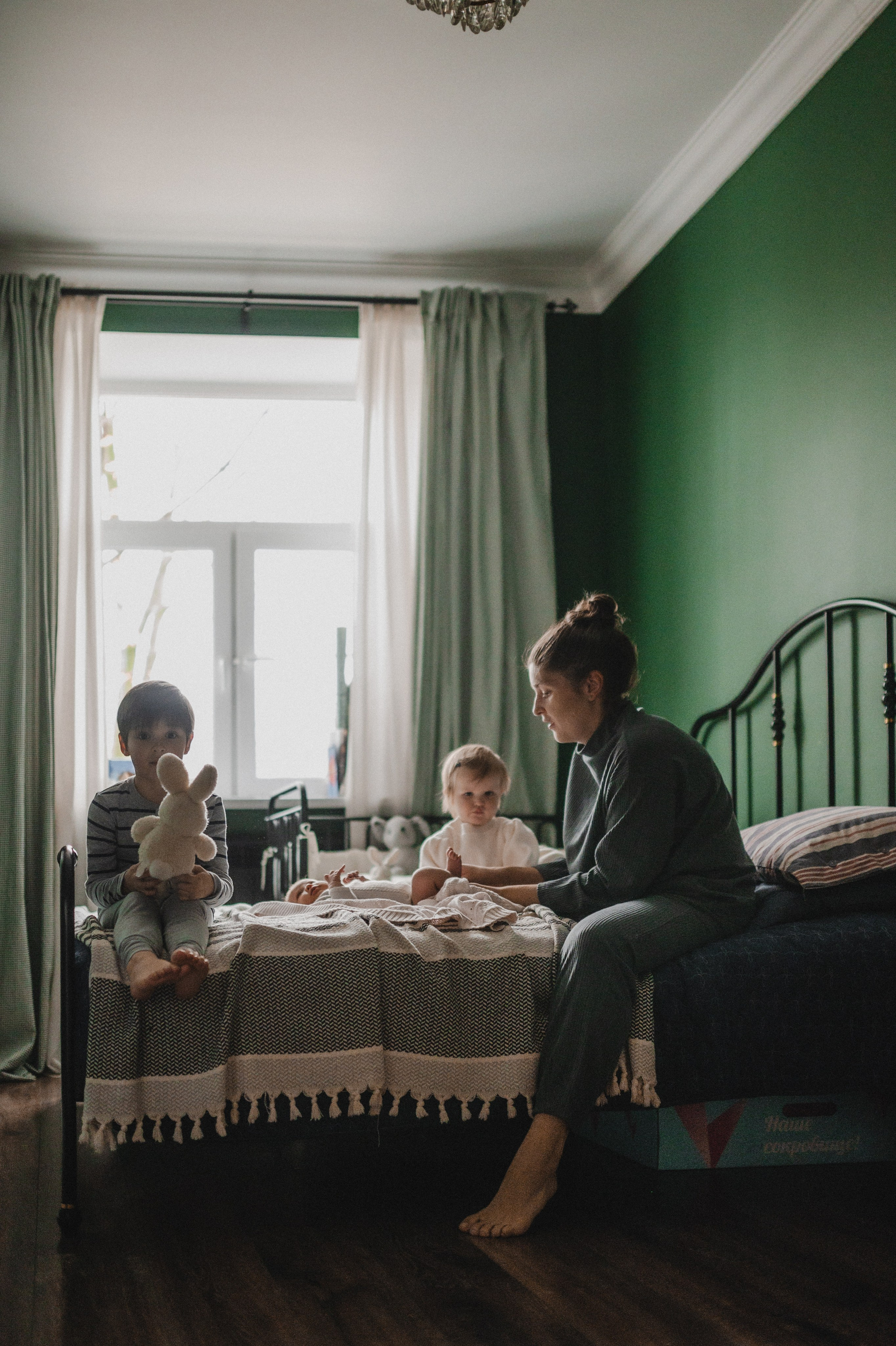 Дима, Нелли, Марк, Нина и Кира дома. Семейный и свадебный lifestyle-фотограф в Москве Мария Петрова