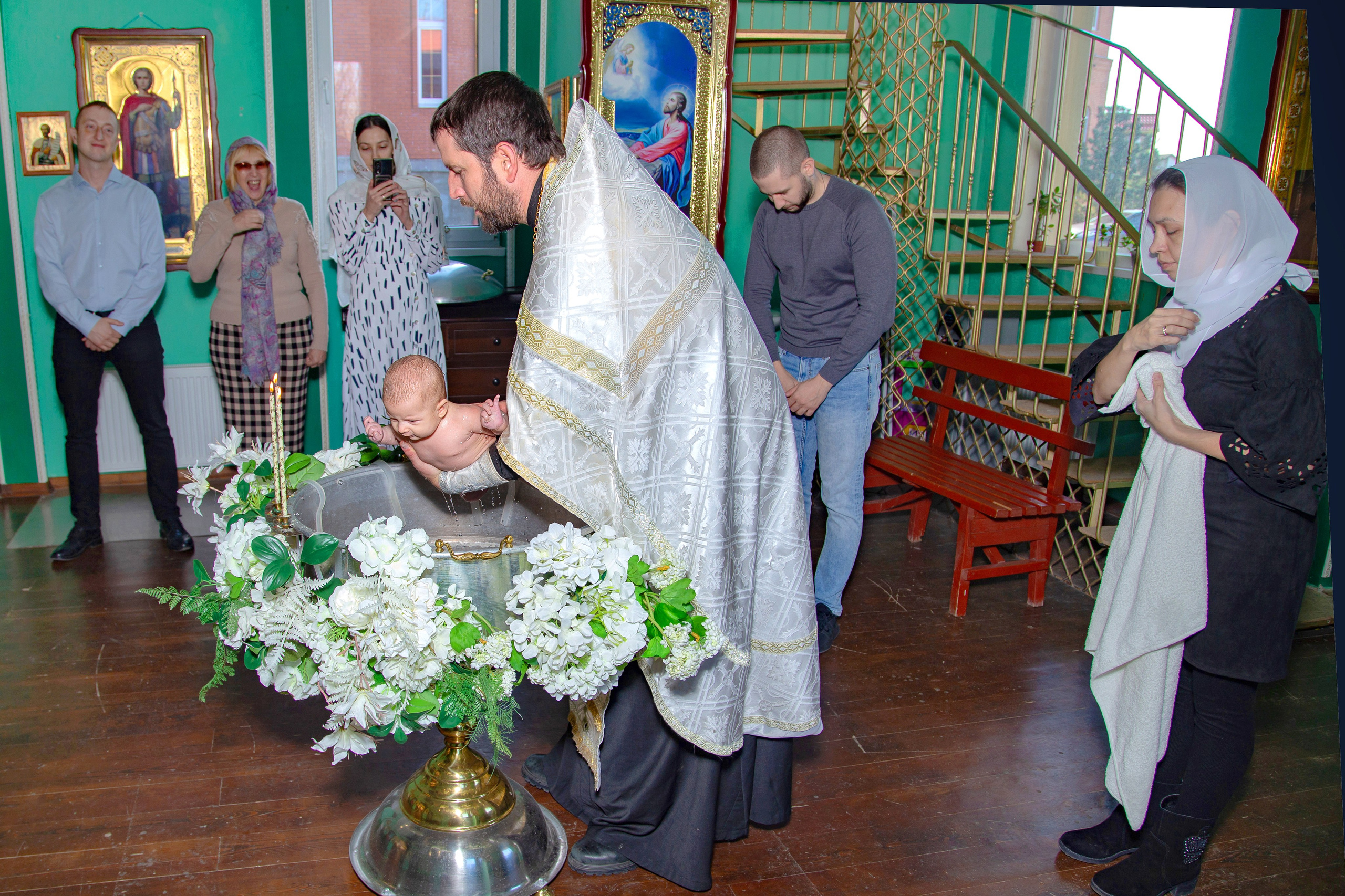 Крещение. Фотограф Краснодара, фотограф в парке Галецкого.репортажный фотограф. детский фотограф, свадебный фотограф. профессиональный фотограф