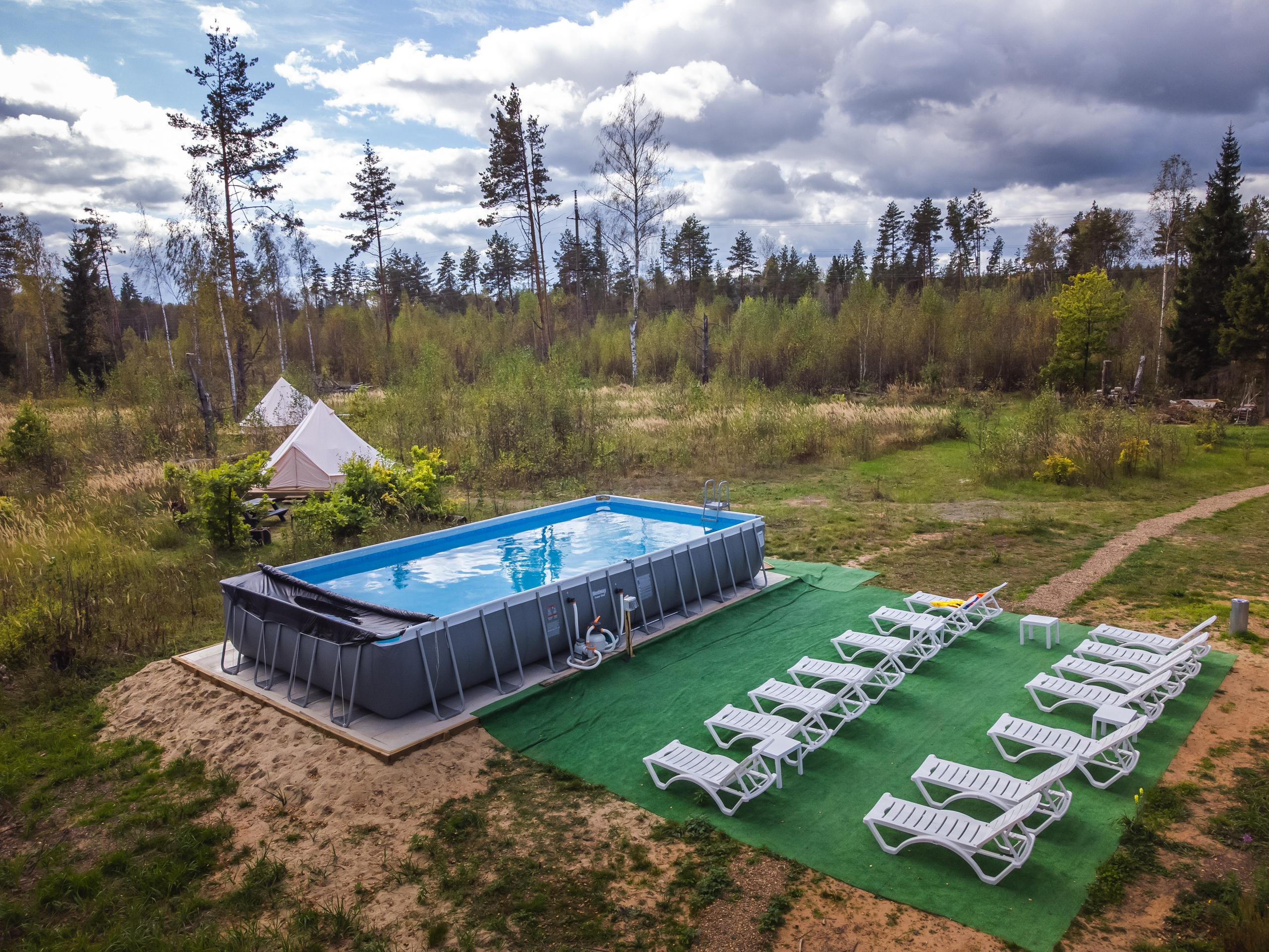 Бассейн, трава, лето, лес, природа, база отдыха, загородный клуб, "ПОБЕГ ИЗ ГОРОДА"