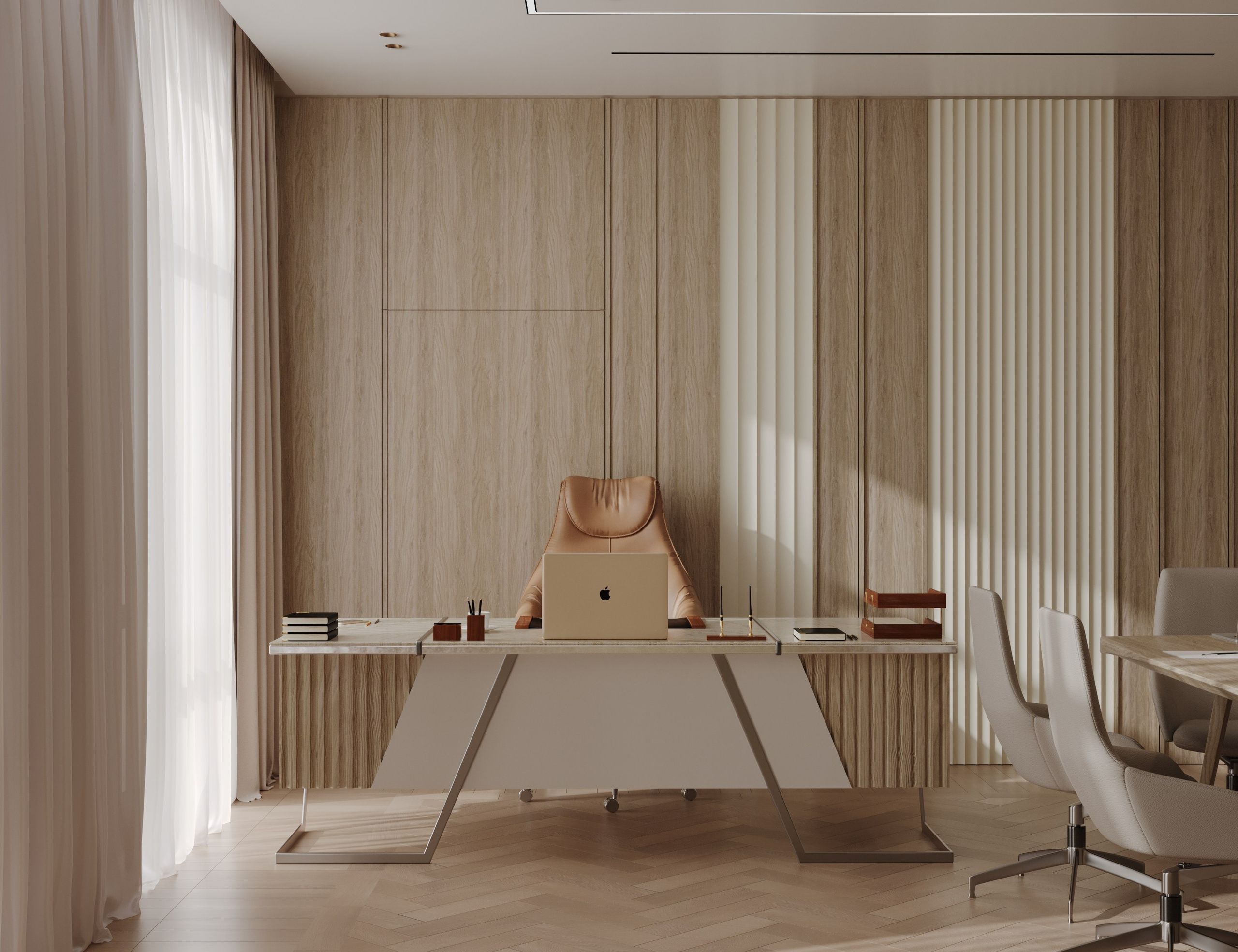 Интерьер кабинета руководителя с центральным рабочим столом и кожаным креслом цвета карамели 