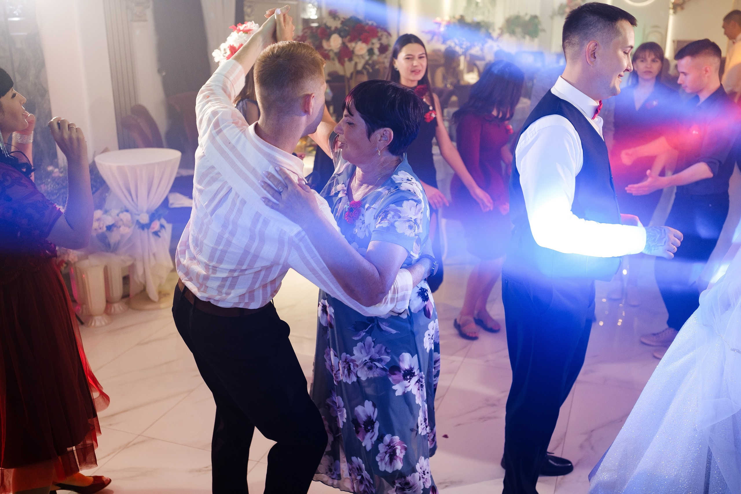 Михаил и Юлия. Свадебный фотограф | репортаж | праздники | крещение