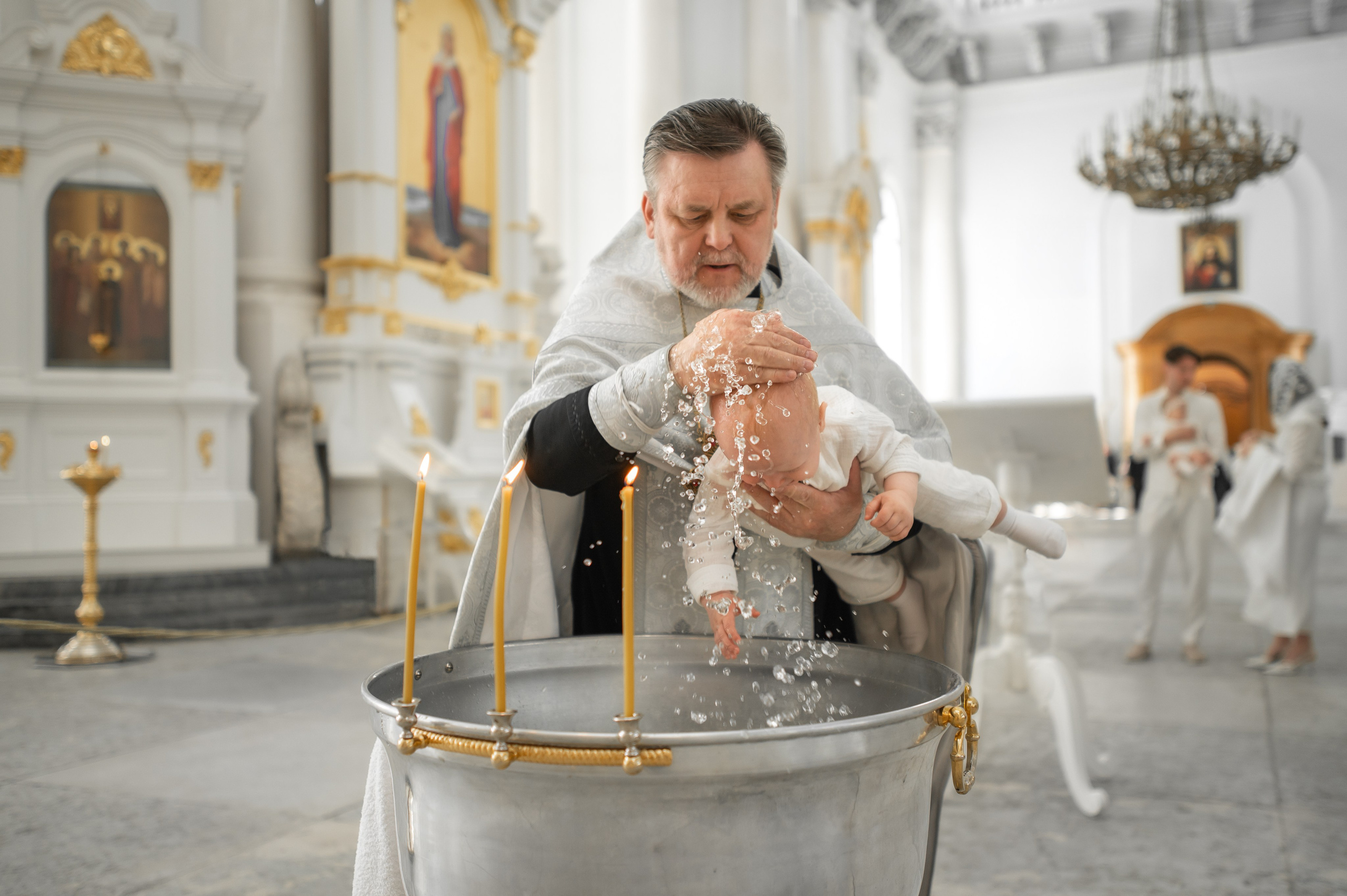 Крещение в Смольном соборе. Фотограф на крещение и венчание, семейный фотограф в Санкт-Петербурге