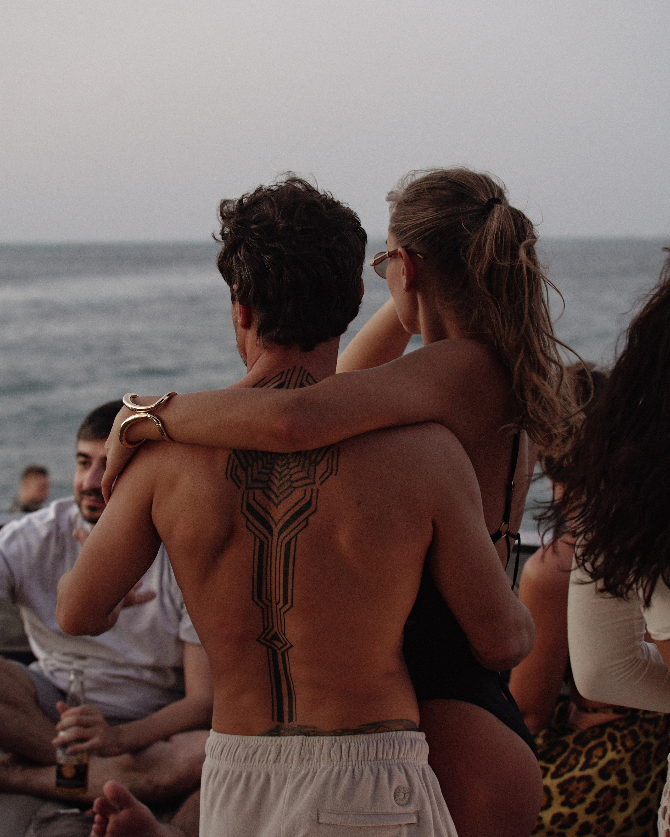 PAVEL DEREVYANKO. NOIZOMAX Художественный фотограф в Дубай