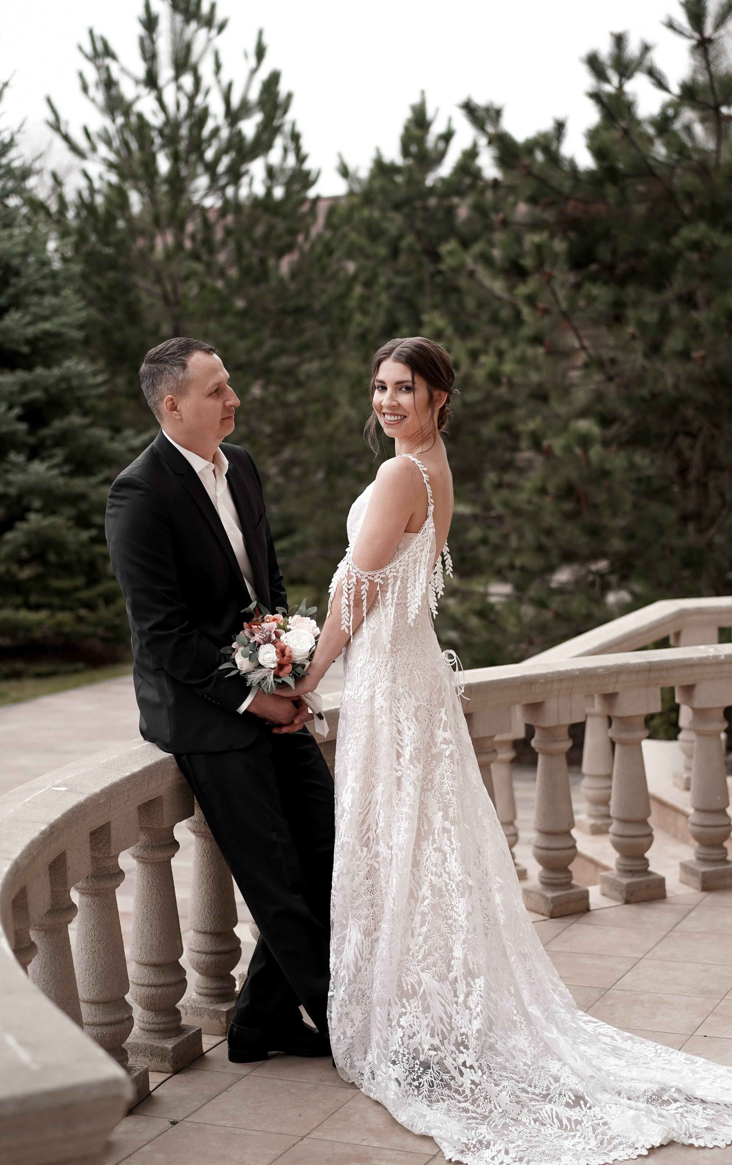 Свадебная фотосессия в Графском парке. Ростов-на-Дону. Свадебный фотограф в Ростове-на-Дону. Таинство Крещения и Венчания, семейные фотосессии. Алёна Чёботова