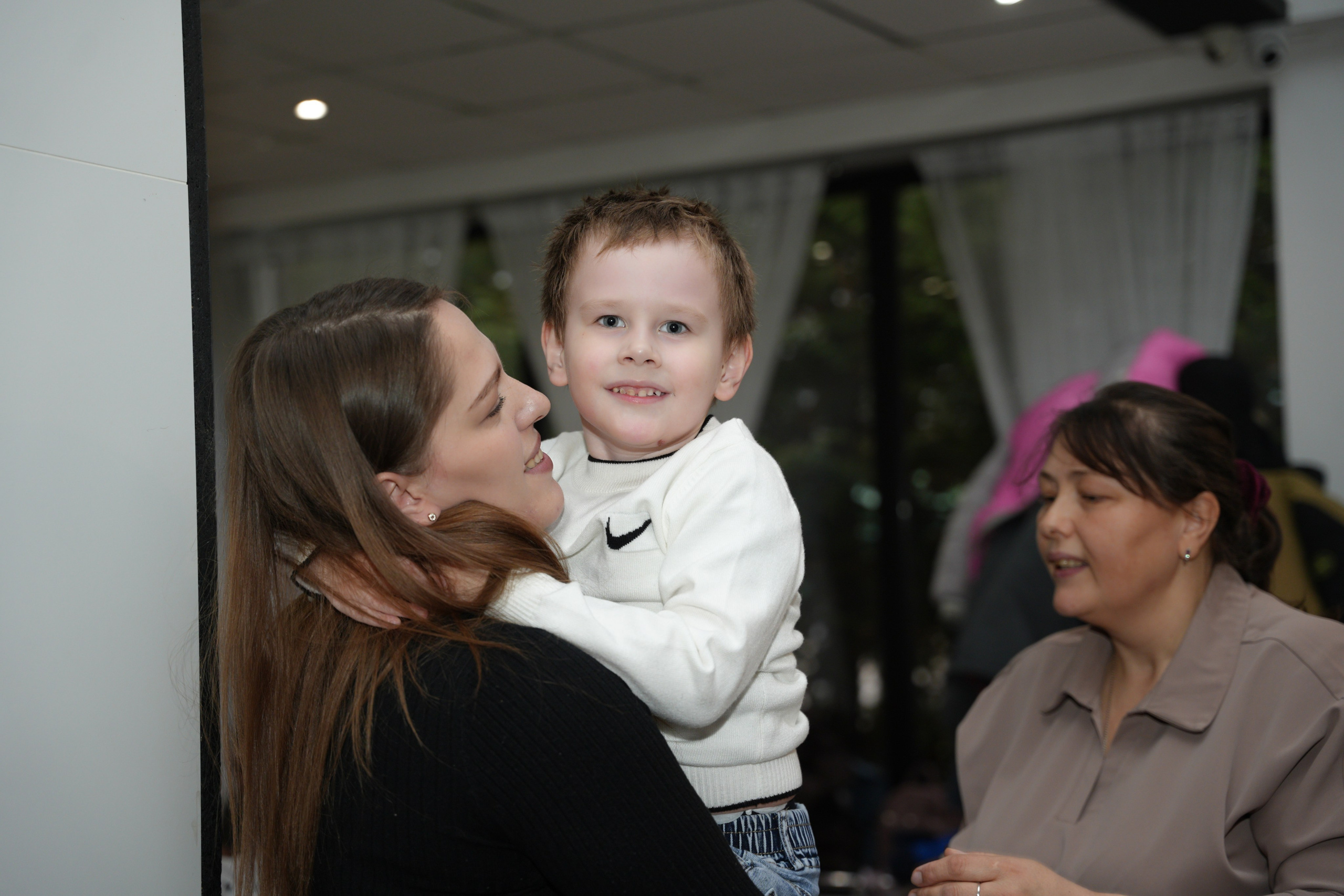 Социально —благотворительная акция «Ты в этом мире не один», посвященная Международному дню инвалидов. ВЫПУСКНЫЕ АЛЬБОМЫ, Школьный фотограф, семейный и свадебный в Саратове и области Ольга Плаксина