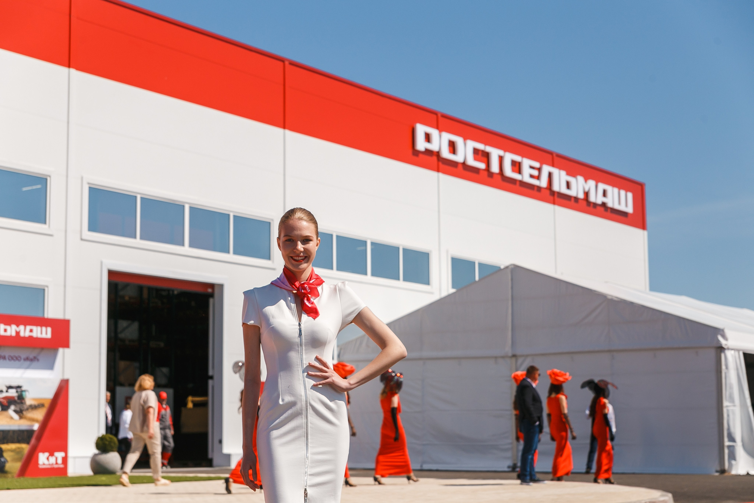 Открытие дилерского центра Ростсельмаш. Событийный фотограф Максим Бескоровайновнов