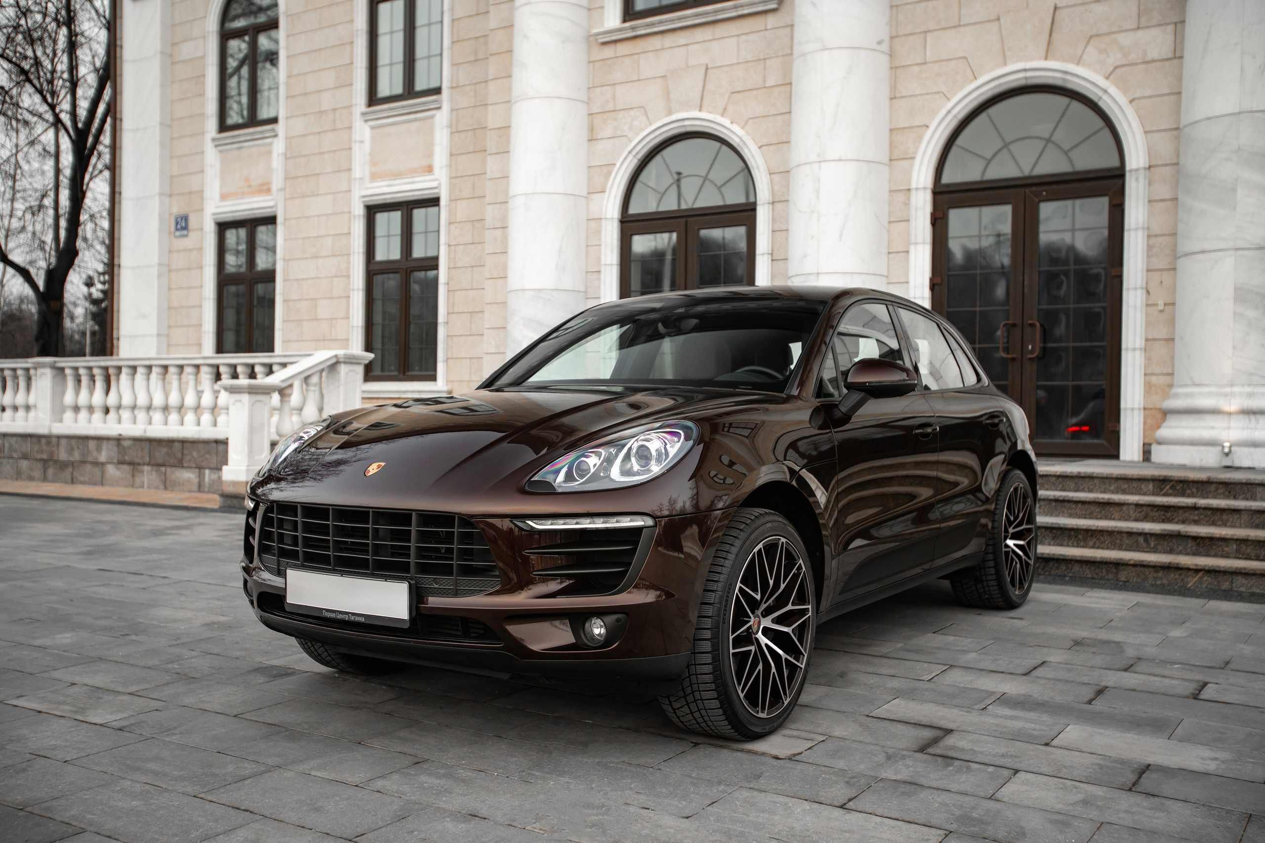 Porsche Macan. Автомобильный фотограф в Москве Андрей Емельянов