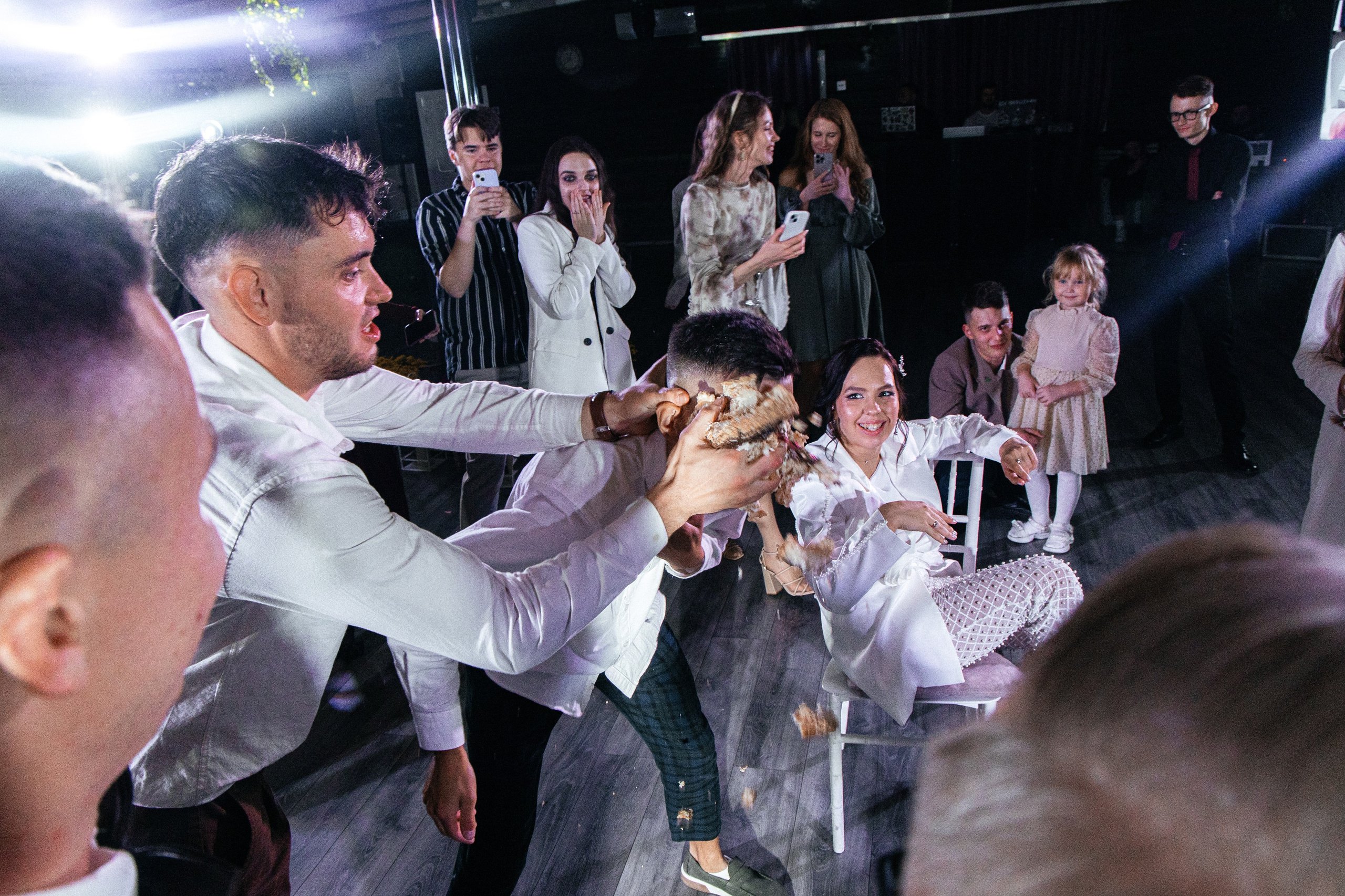 Свидетель Корги. Артём Бачурин — свадебный фотограф Воронеж