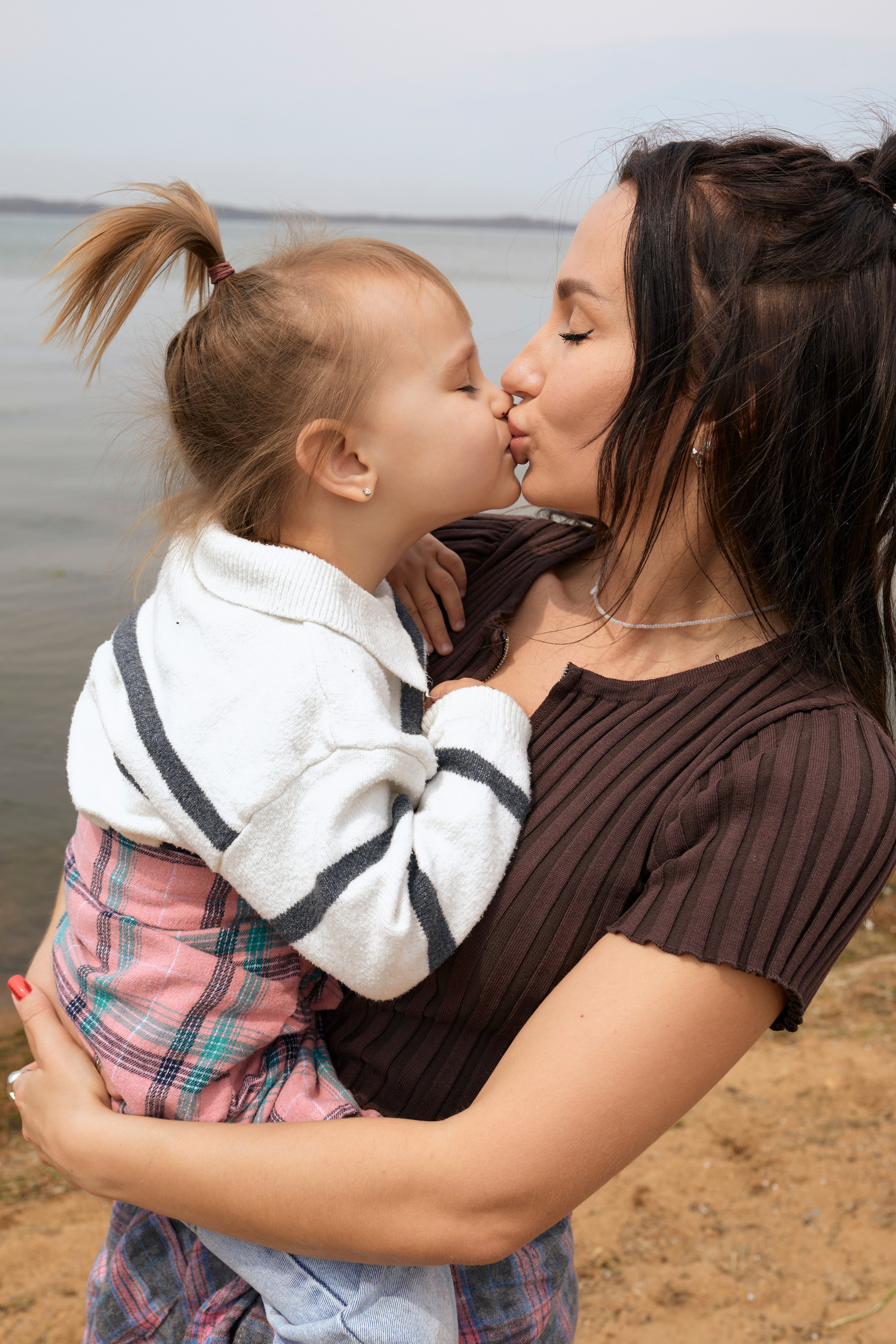Алена и дочки. Фотограф Владивосток, семейные и индивидуальные съемки