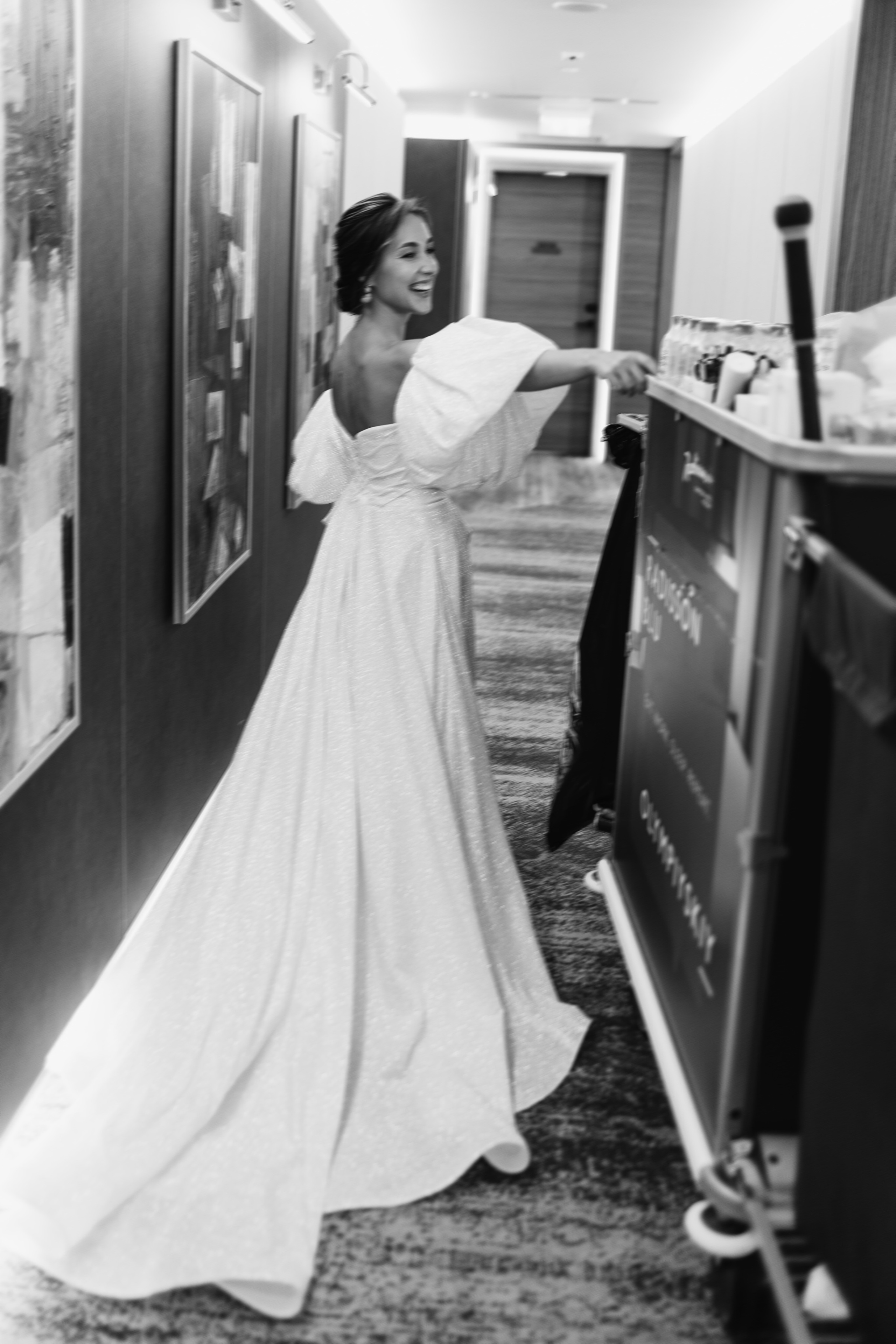 Улыбки и поцелуи. Свадебный фотограф — Ефимов Сергей