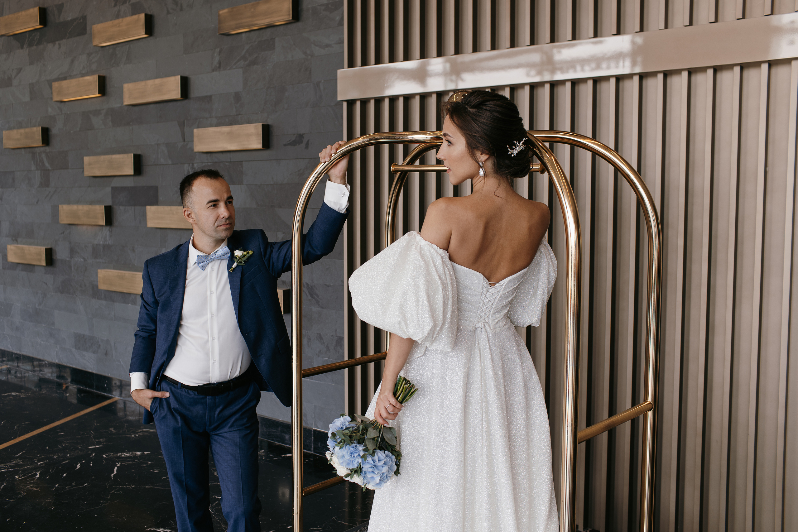 Улыбки и поцелуи. Свадебный фотограф — Ефимов Сергей