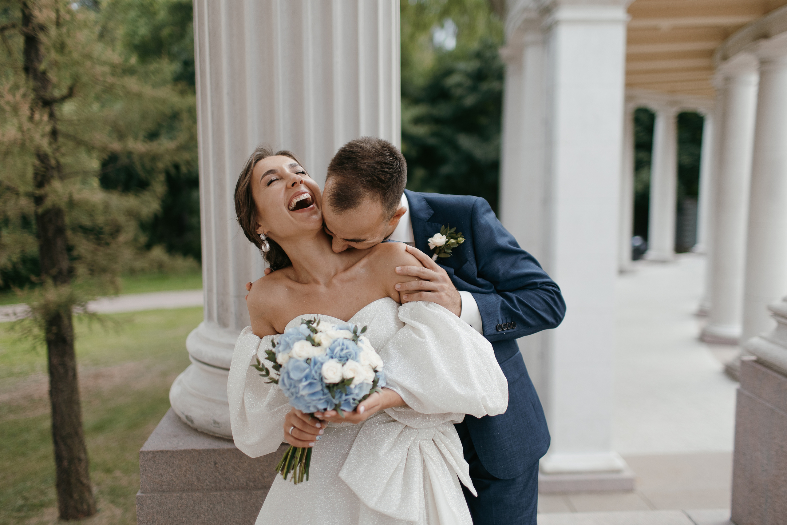 Улыбки и поцелуи. Свадебный фотограф — Ефимов Сергей