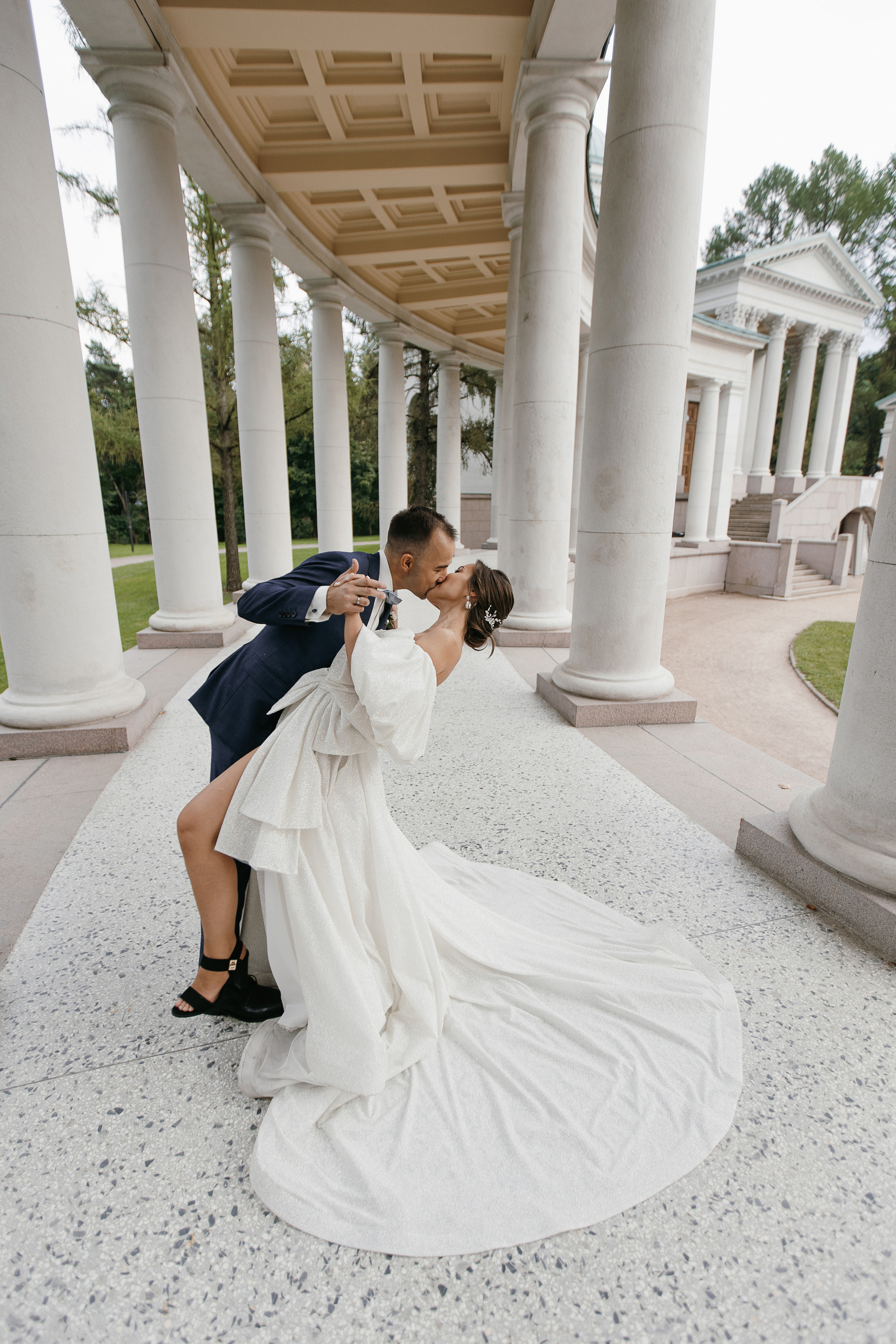 Улыбки и поцелуи. Свадебный фотограф — Ефимов Сергей