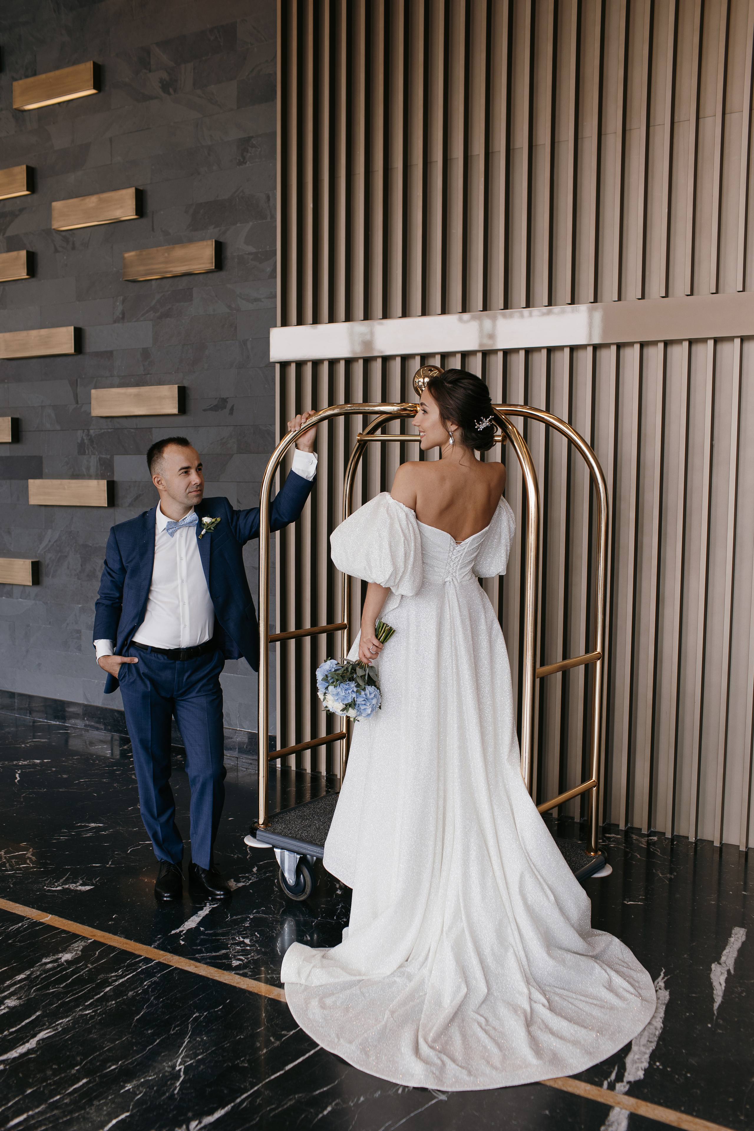 Улыбки и поцелуи. Свадебный фотограф — Ефимов Сергей