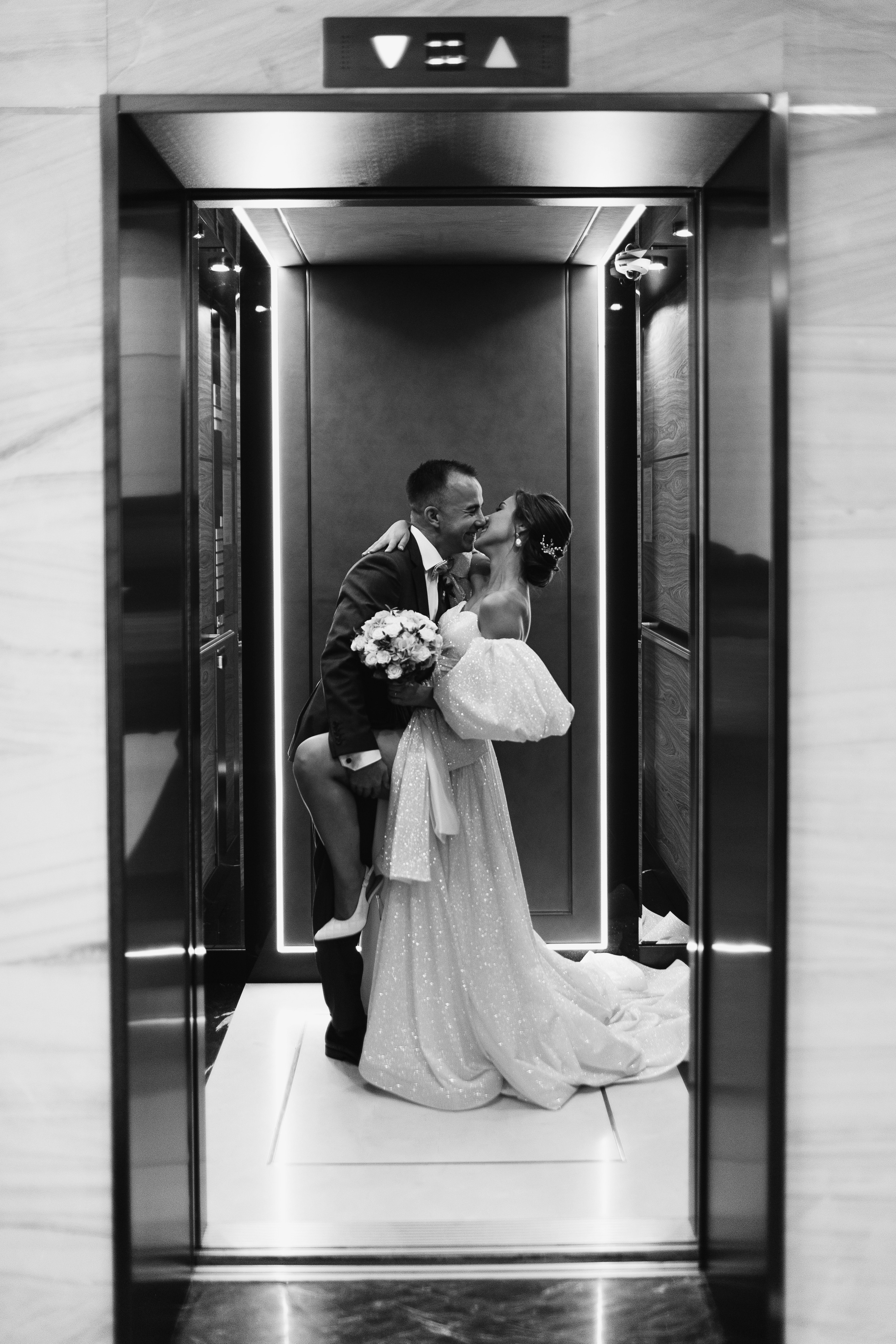 Улыбки и поцелуи. Свадебный фотограф — Ефимов Сергей