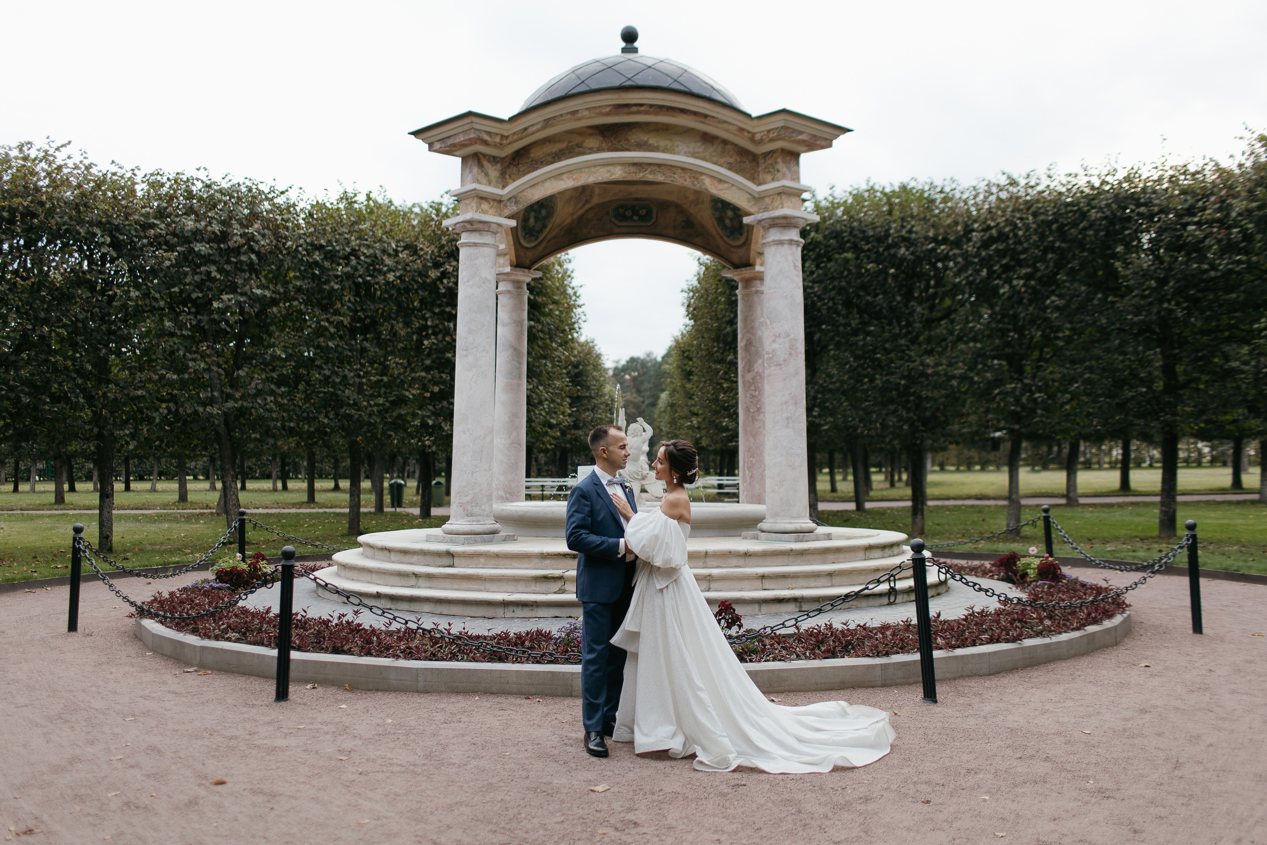 Улыбки и поцелуи. Свадебный фотограф — Ефимов Сергей