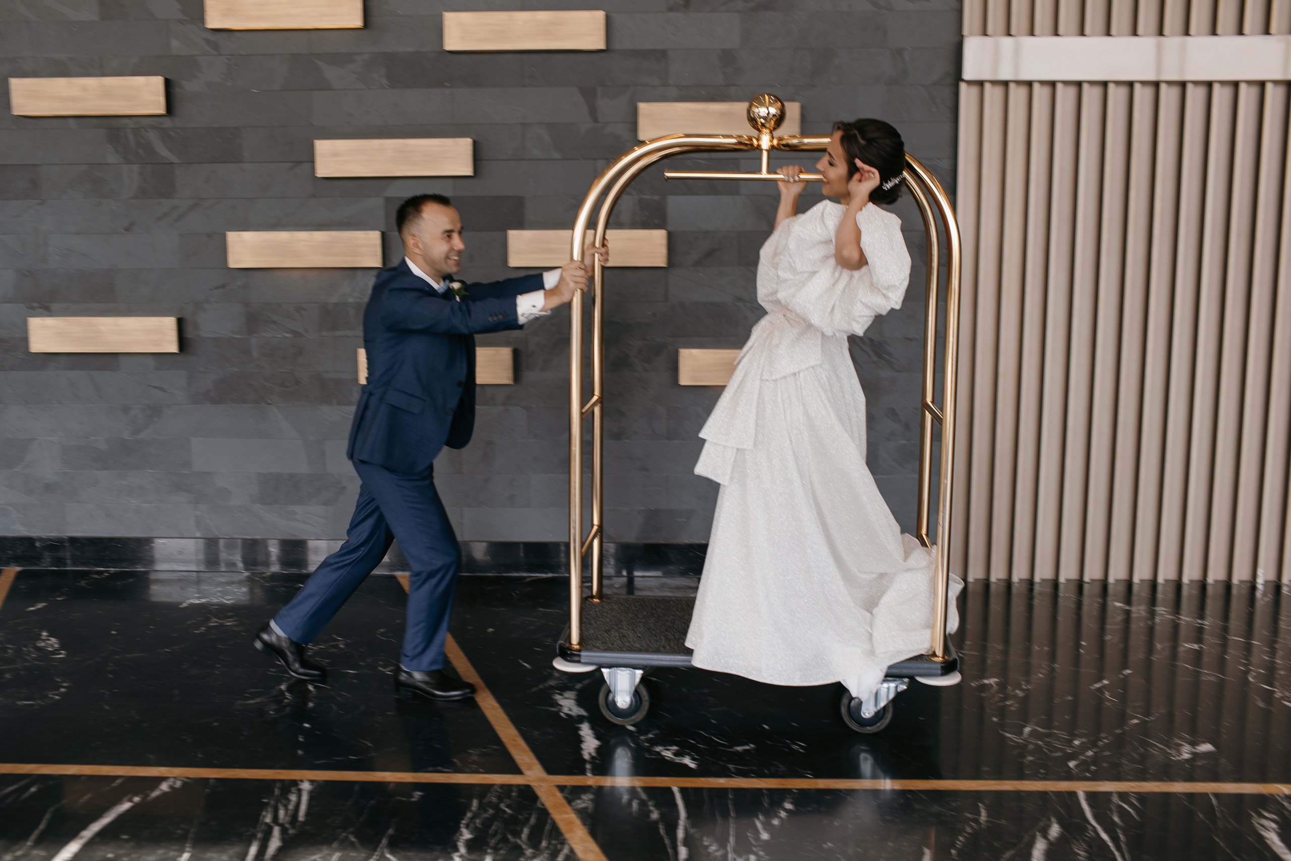 Улыбки и поцелуи. Свадебный фотограф — Ефимов Сергей