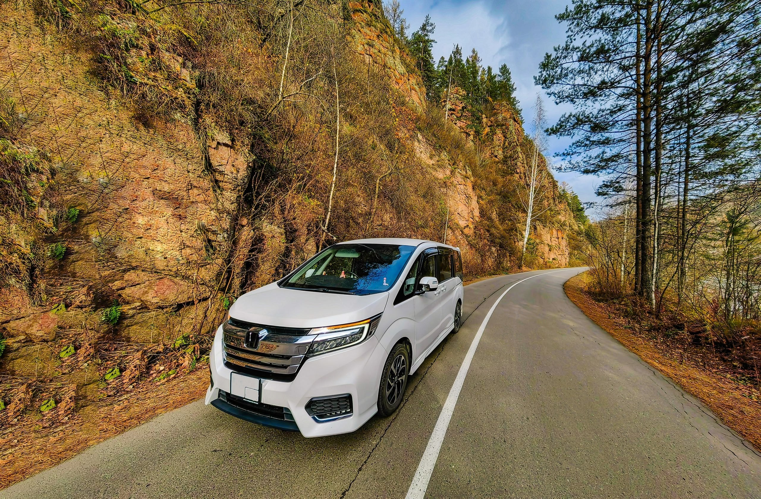 экскурсии Красноярск индивидуальный тур фото интересные места что посмотреть куда сходить что посетить достопримечательности в Красноярске фототур аренда микроавтобуса трансфер  цена заказать экскурсию программа маршрут смотровые площадки видовые красивые места Национальный парк заповедник Столбы Дивногорск Красноярская ГЭС путешествие туристический маршрут 