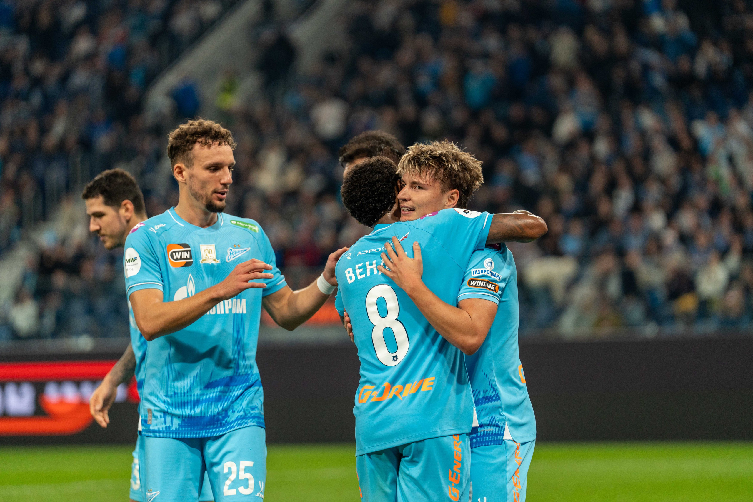 Зенит — Локомотив: фотогалерея 14-го тура РПЛ на Газпром Арене | Антон Гауф. Спортивный фотограф в Санкт-Петербурге | Антон Гауф