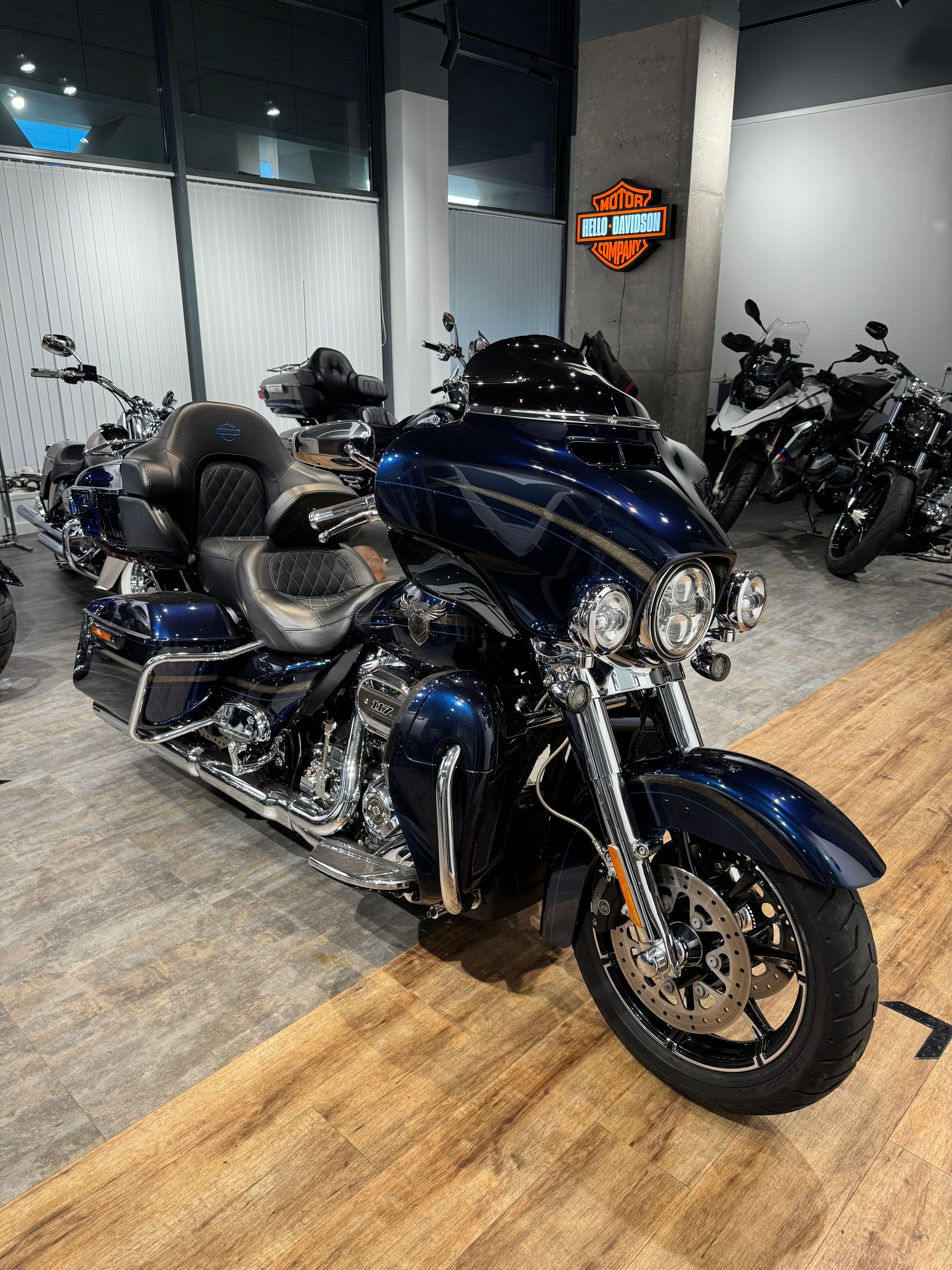 Мотоциклы Harley-Davidson 2018 HD CVO Ultra Limited 115 (Touring)  — купить мотоцикл. Hello Davidson, Москва. Только хорошие мотоциклы…