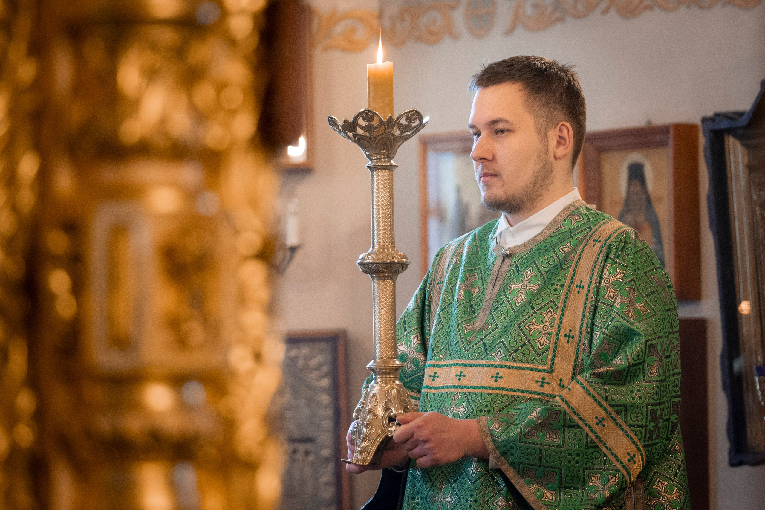 Богородский храм. Вход Господень в Иерусалим. Божественная литургия. Антон и Татьяна Денисенко — В храме