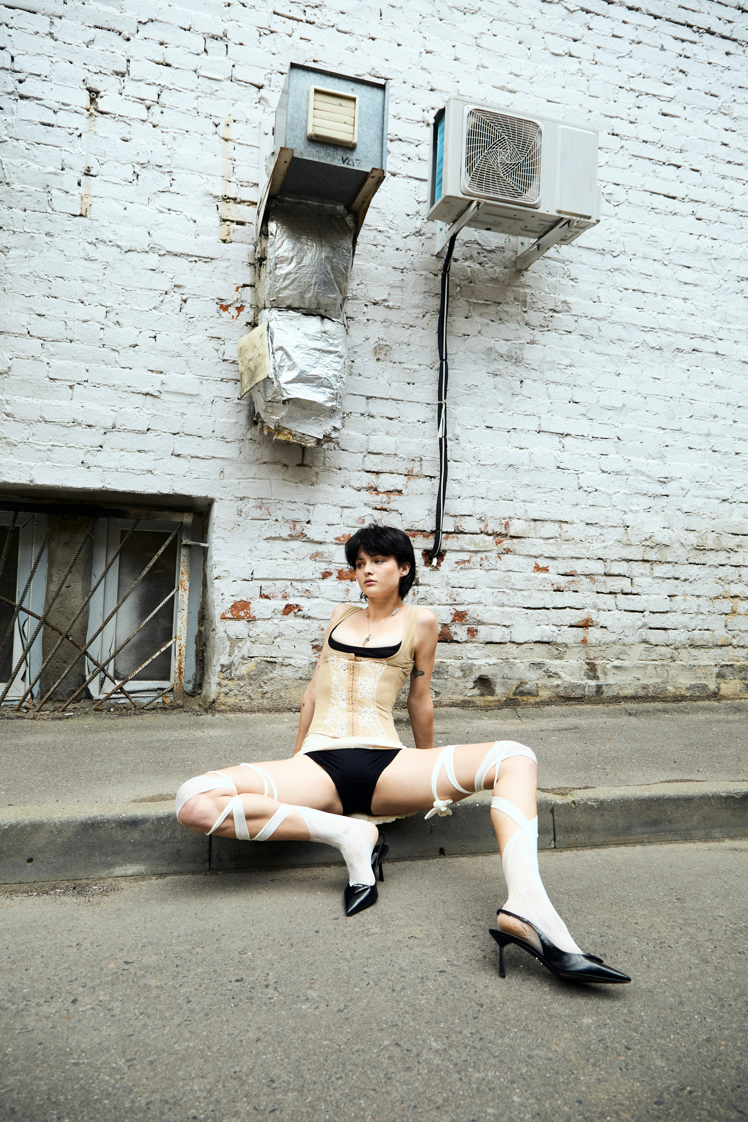 Alan (lumpenmen). Arina Kharakhashian