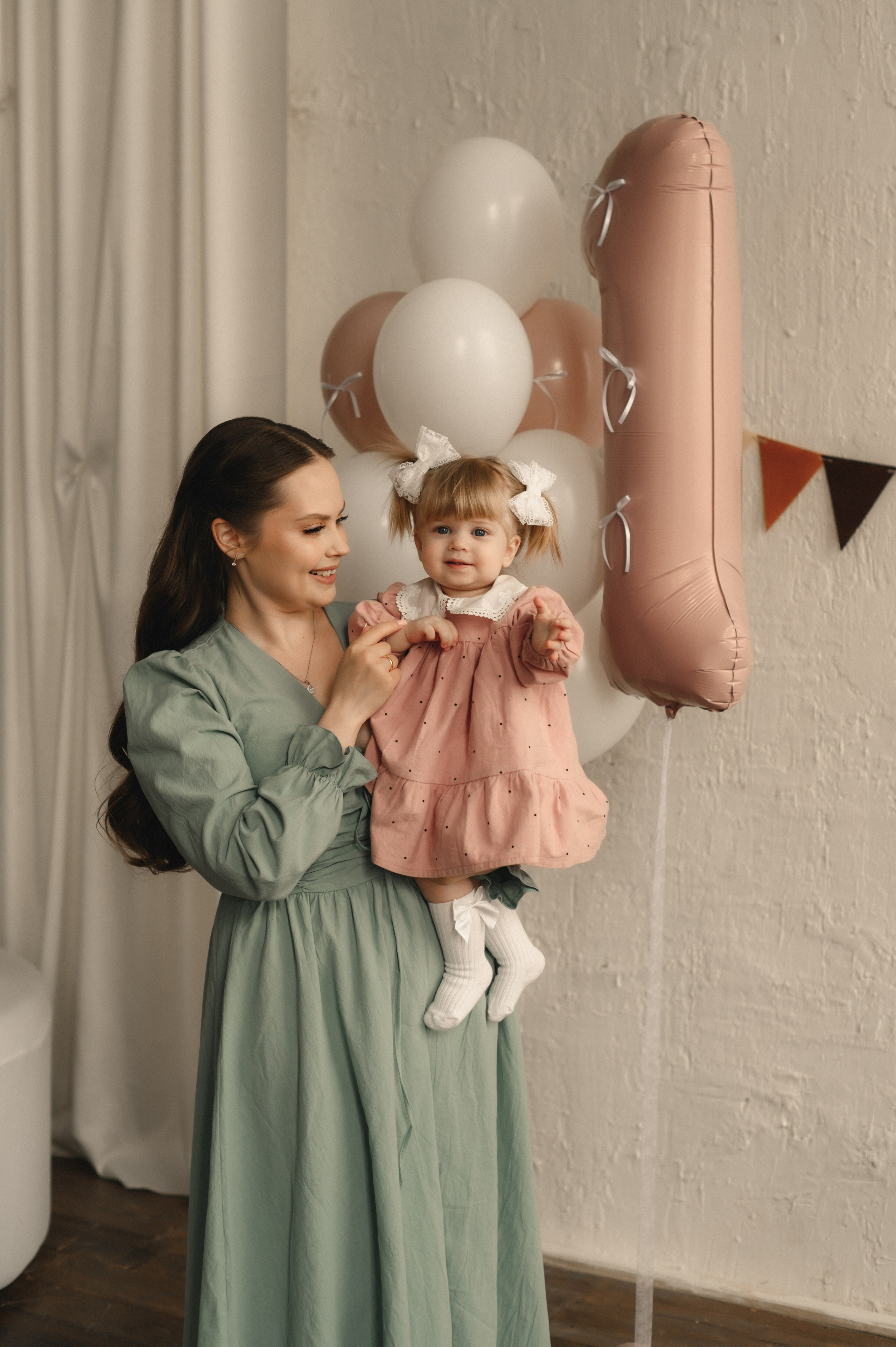 Годик Аделине. Студийная съёмка. Семейный фотограф в г. Ставрополь, Сорокина Мария