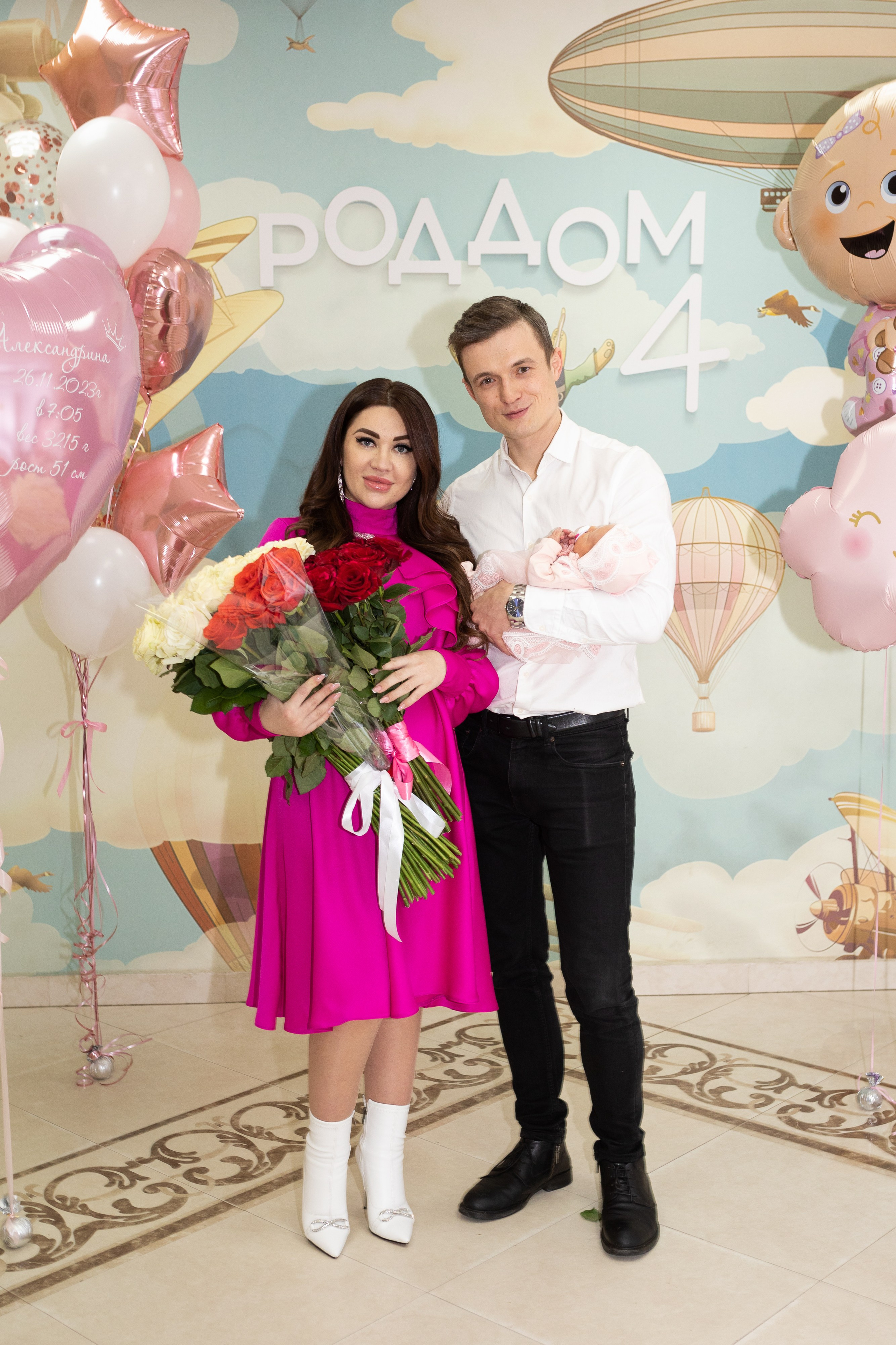 Выписка из роддома. ФОТОГРАФ НА ГОДИК, БЕРЕМЕННОСТИ, НОВОРОЖДЕННЫХ, КРЕЩЕНИЯ МОСКВА