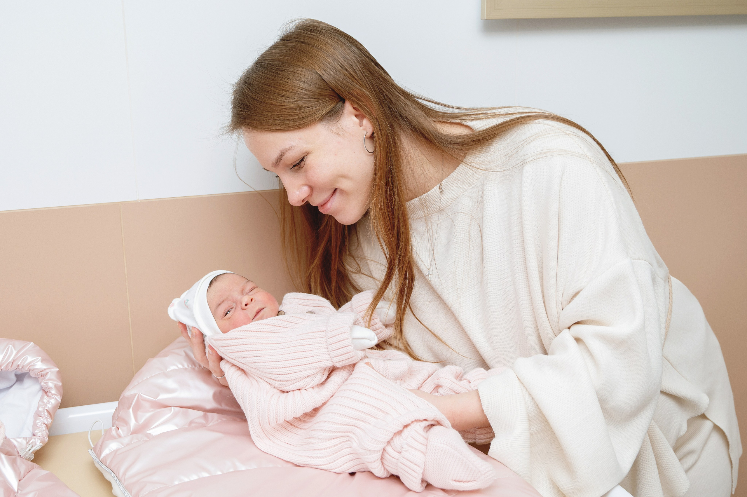 ❤️. Фотосъемка выписки из роддома в Москве, заказать фотографа на выписку ньюборн съемка в роддоме newborn фотограф в Юдино