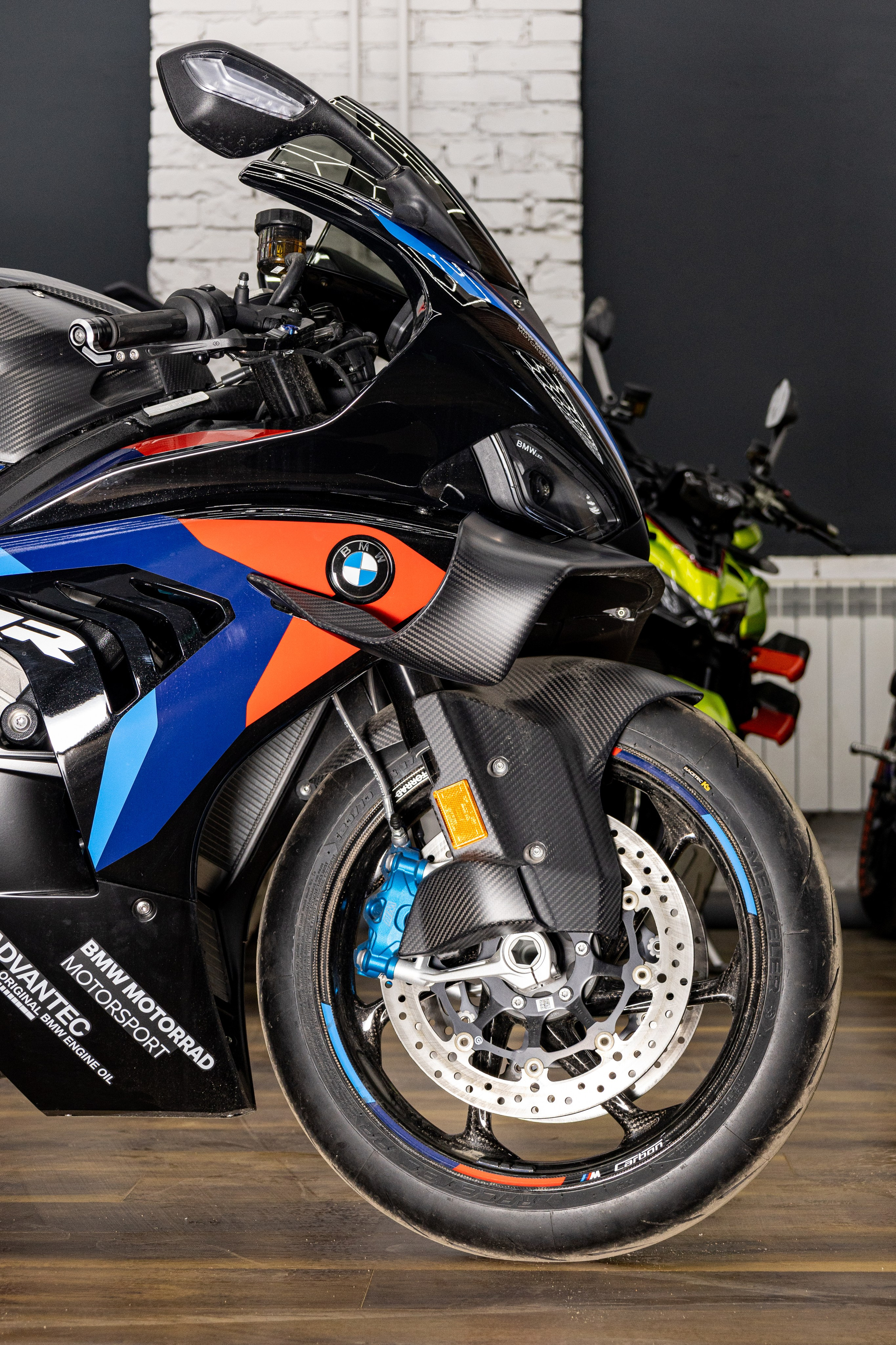 Фотосессия с мотоциклами и автомобилями. Предметный фотограф в Москве и Московской области