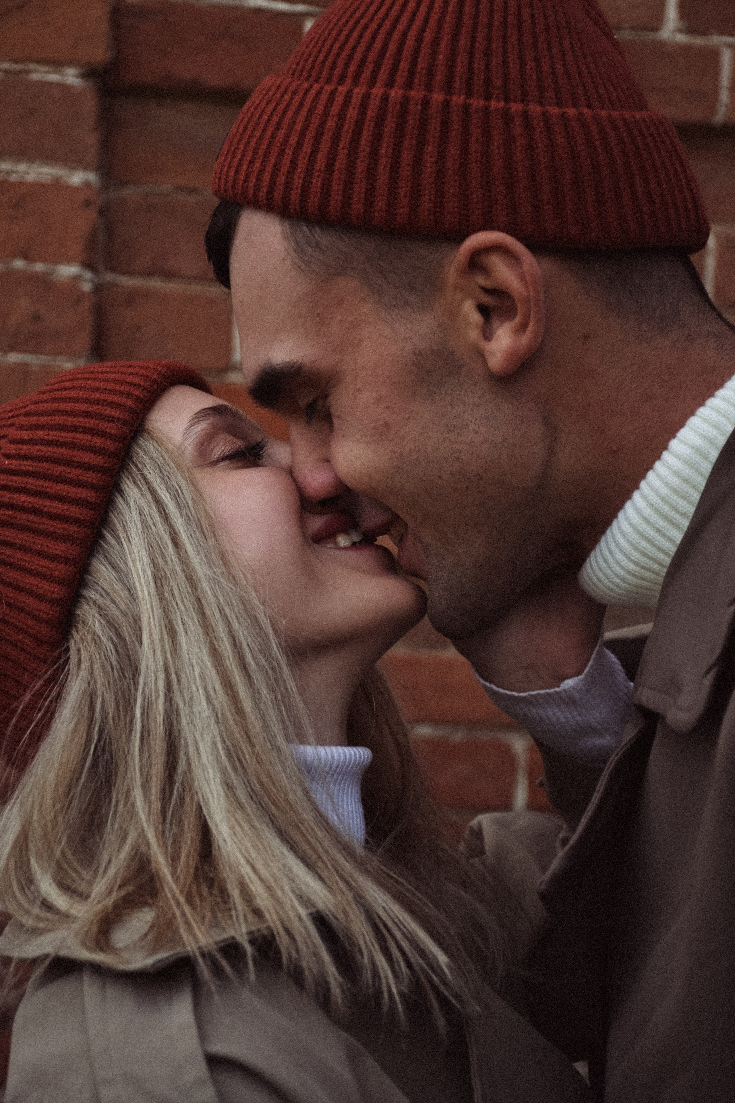 Романтическая фотосессия влюблённой пары в городе Волжский 