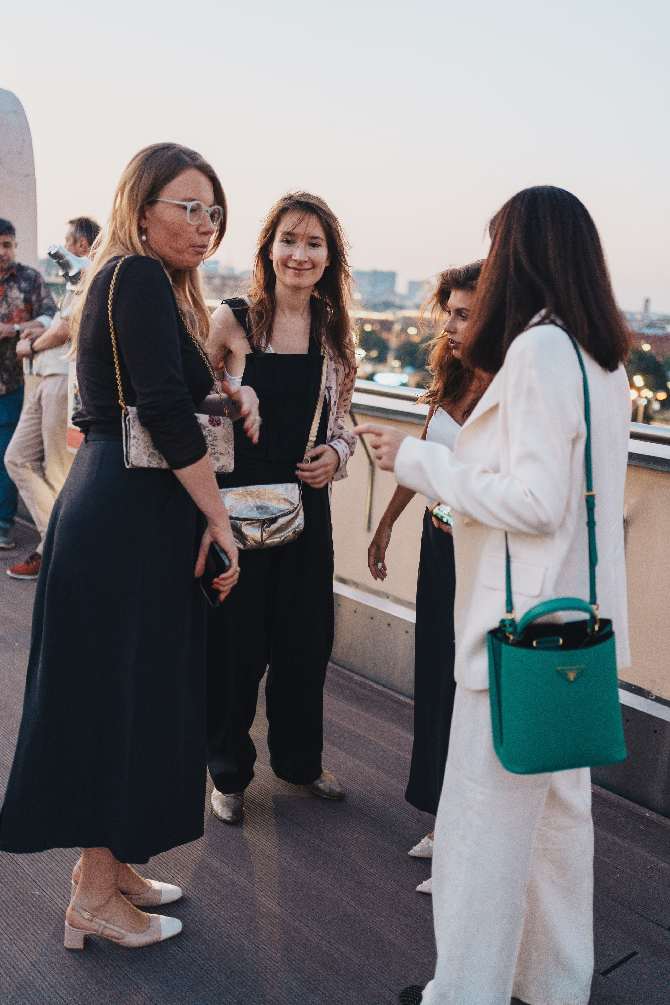 Выставка на крыше Парка Горького. Семейный и детский фотограф и видеограф в Москве, Серпухове и Тарусе Валерия Сорокина