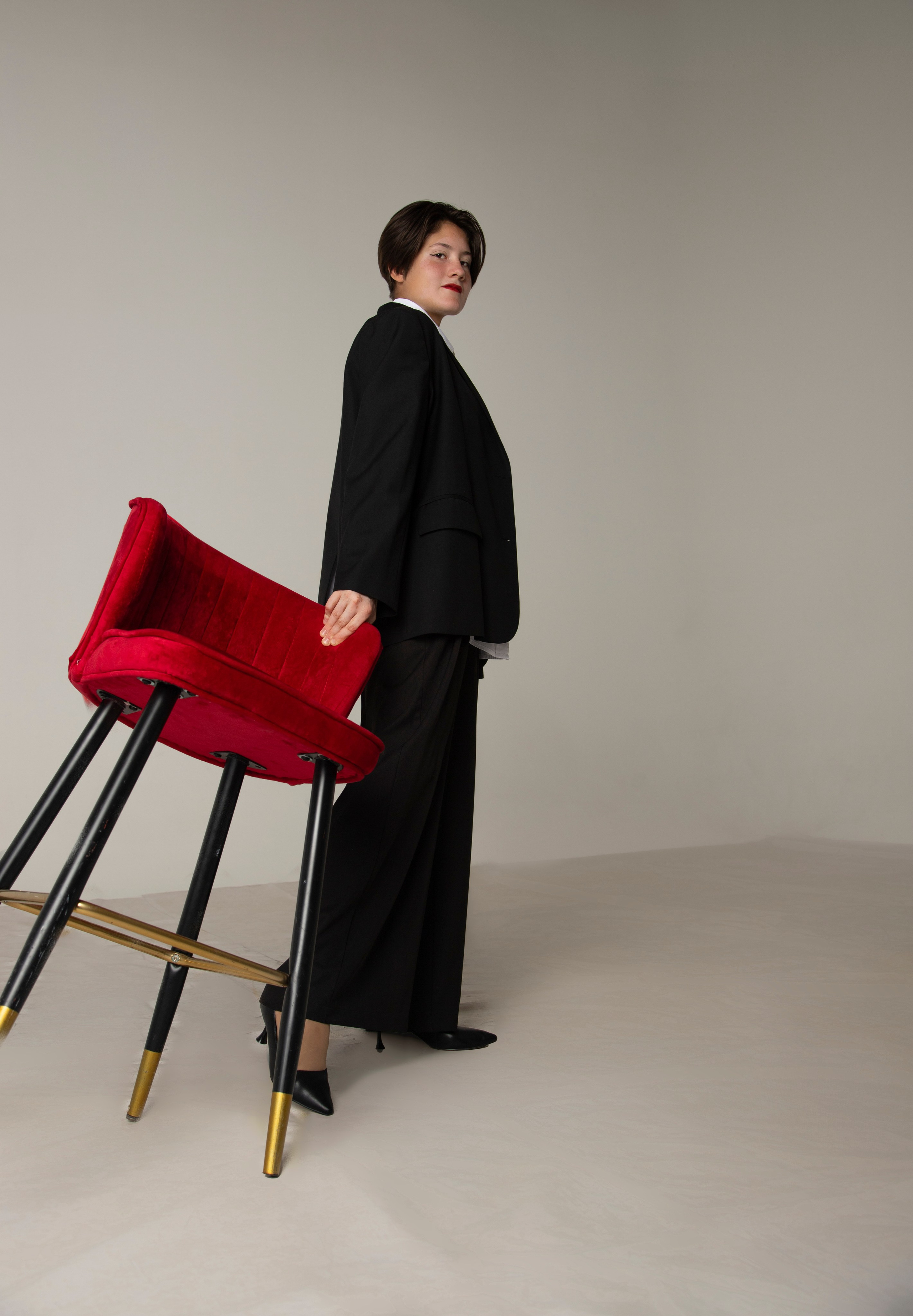 Съемка с красным роялем. Индивидуальные и семейные съемки в Москве. Портретный фотограф Наталья Олейник