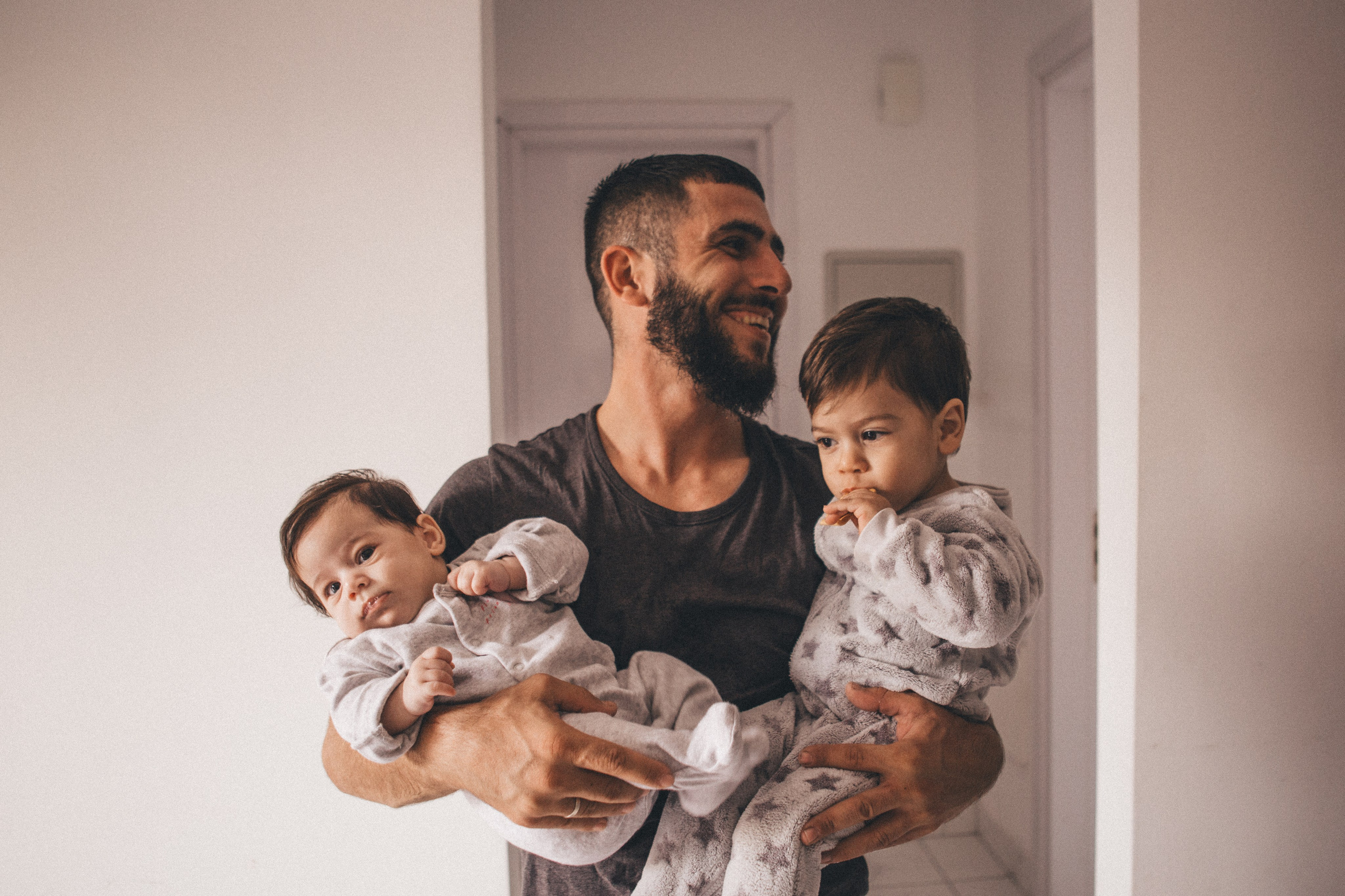 Afina and family. Portrait, family and pet photographer in Cyprus, Ksenia Bourdelle