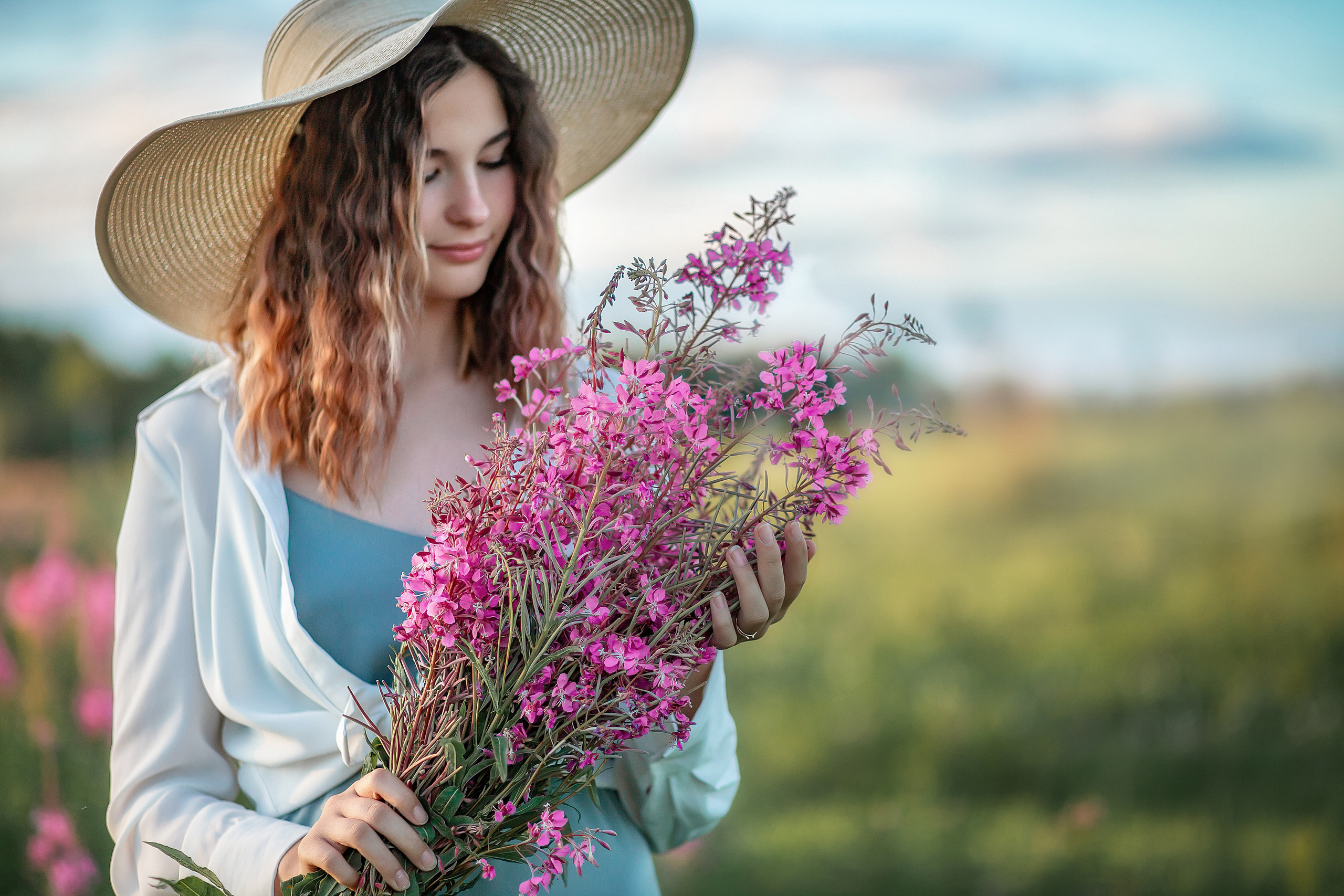Волшебный закат в поле Иван-чая. Детский и семейный фотограф в Красноярске Юлия Бирюкова